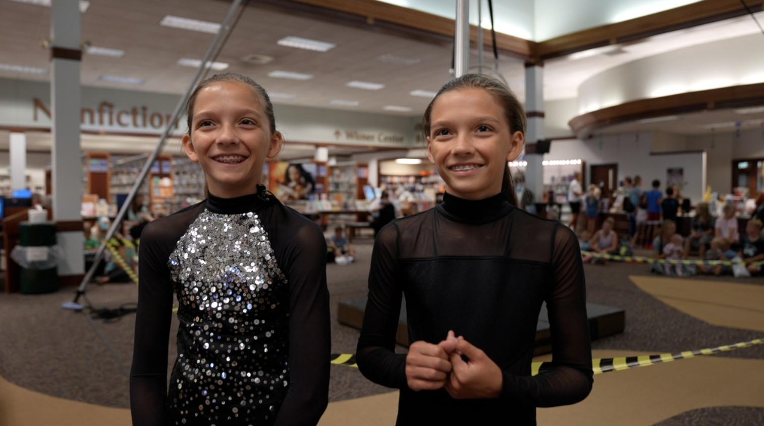 These tween twins travel Michigan as Gemini Circus to perform aerial arts - Vimarsana News