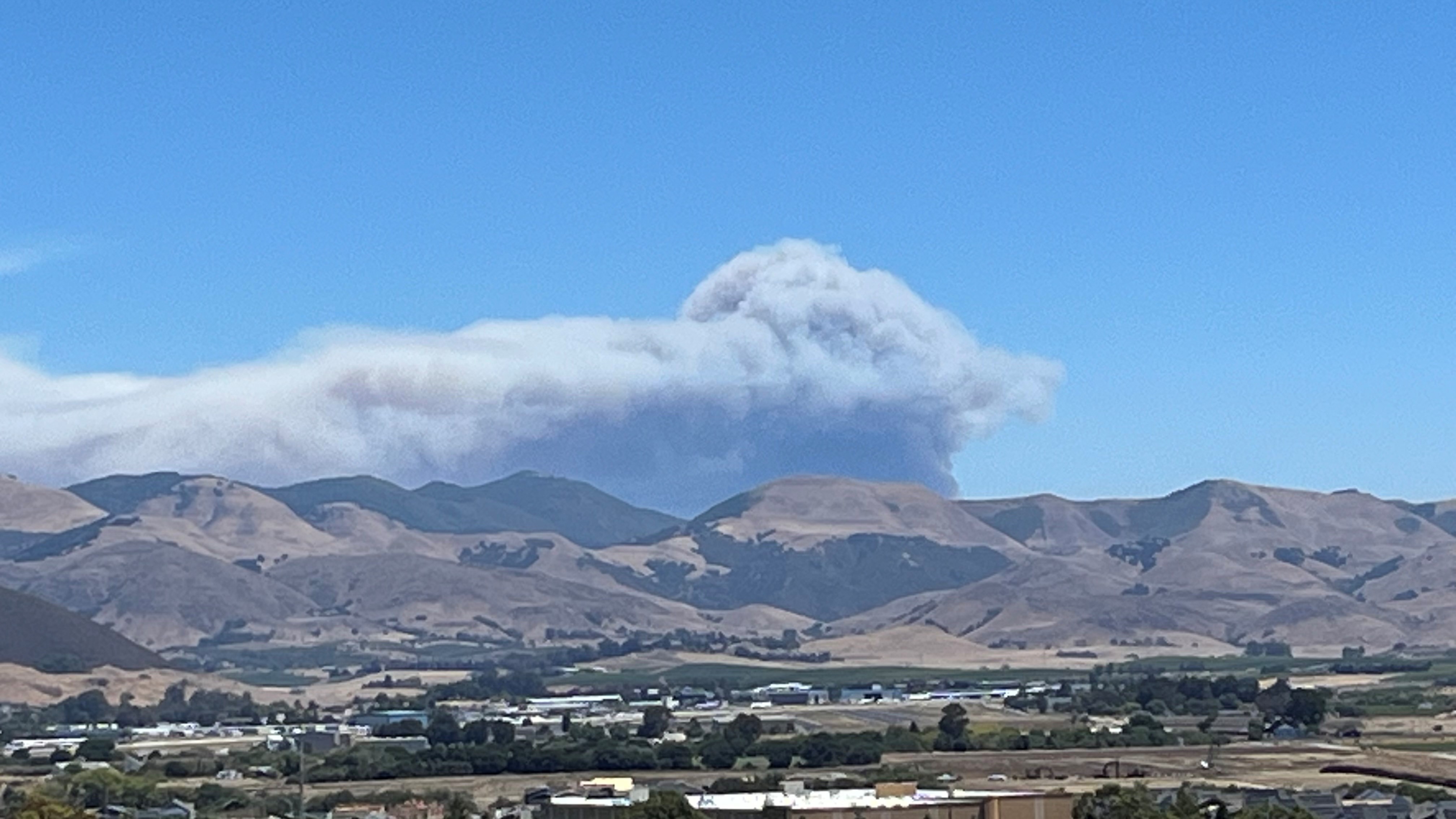 gifford fire smoke from slo.jpg