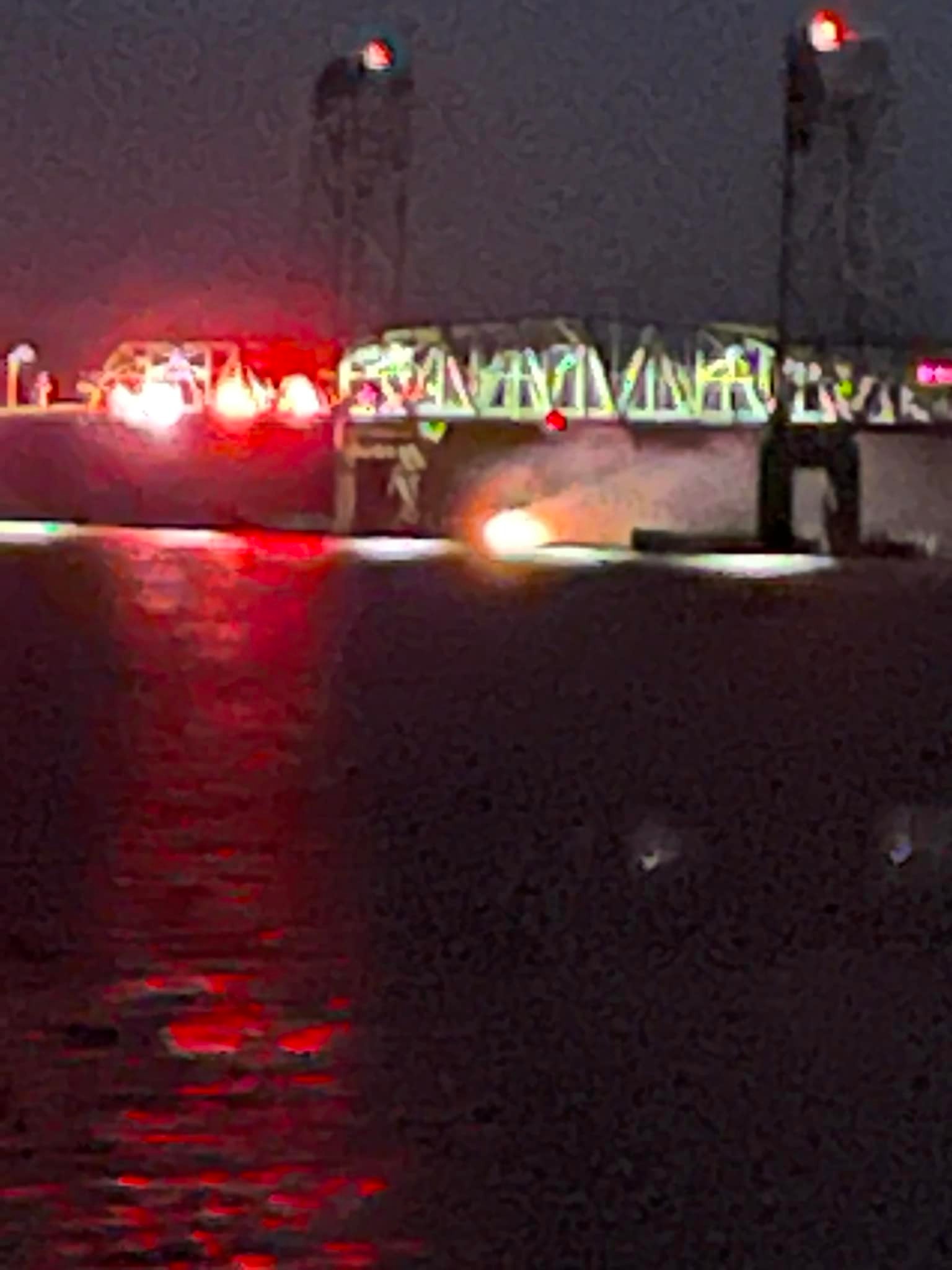 Pillar of Benjamin Harrison Bridge on fire, all lanes closed