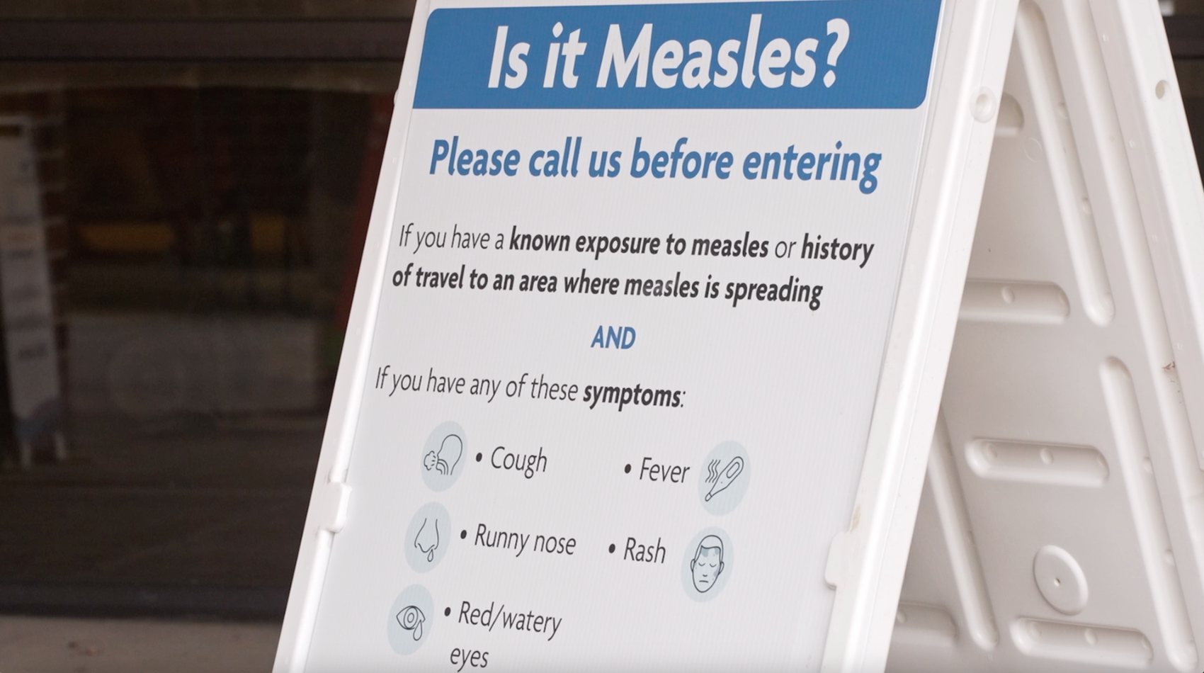 Measles sign outside of Billings Clinic 
