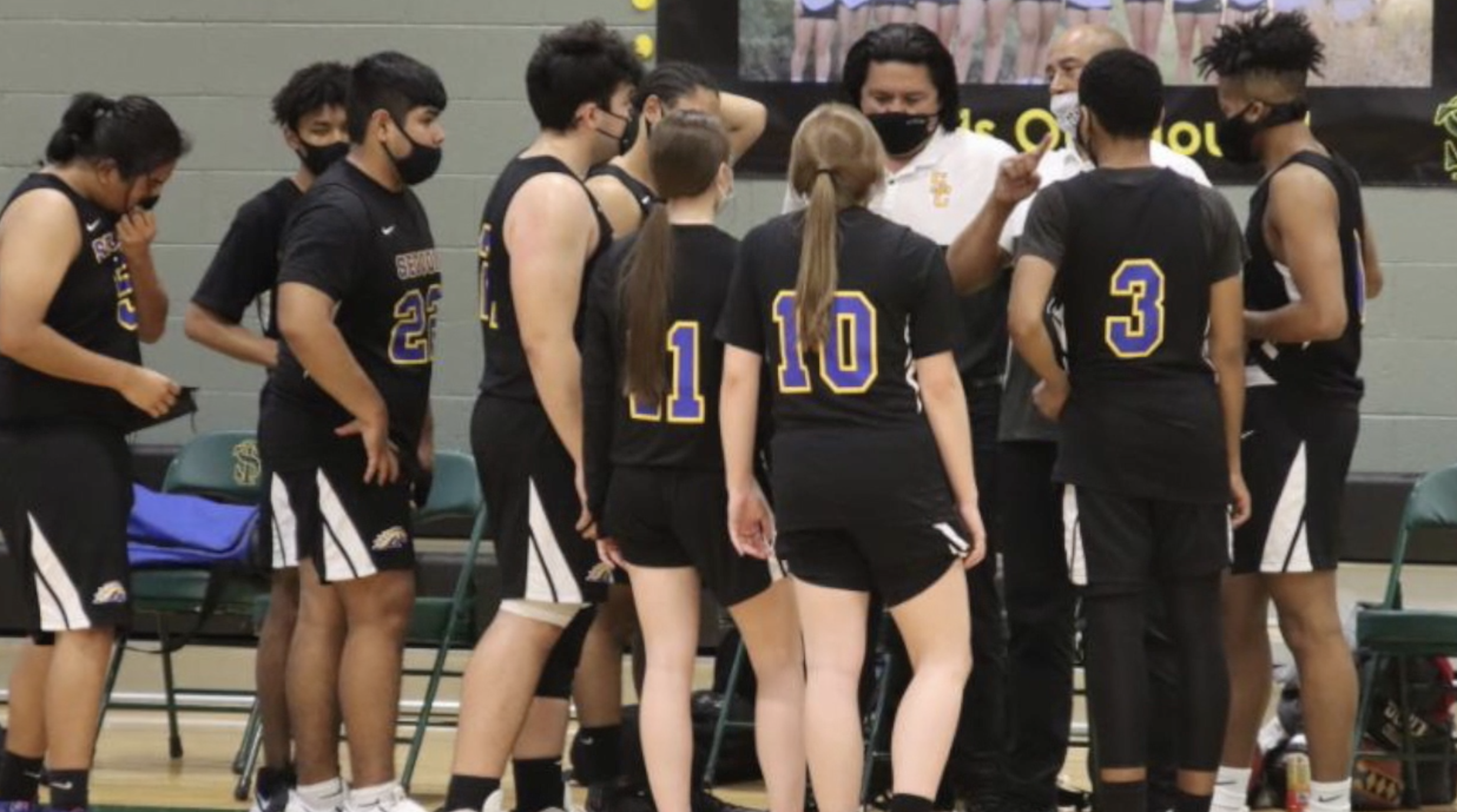Valley sisters playing on boys' basketball team due to COVID-19