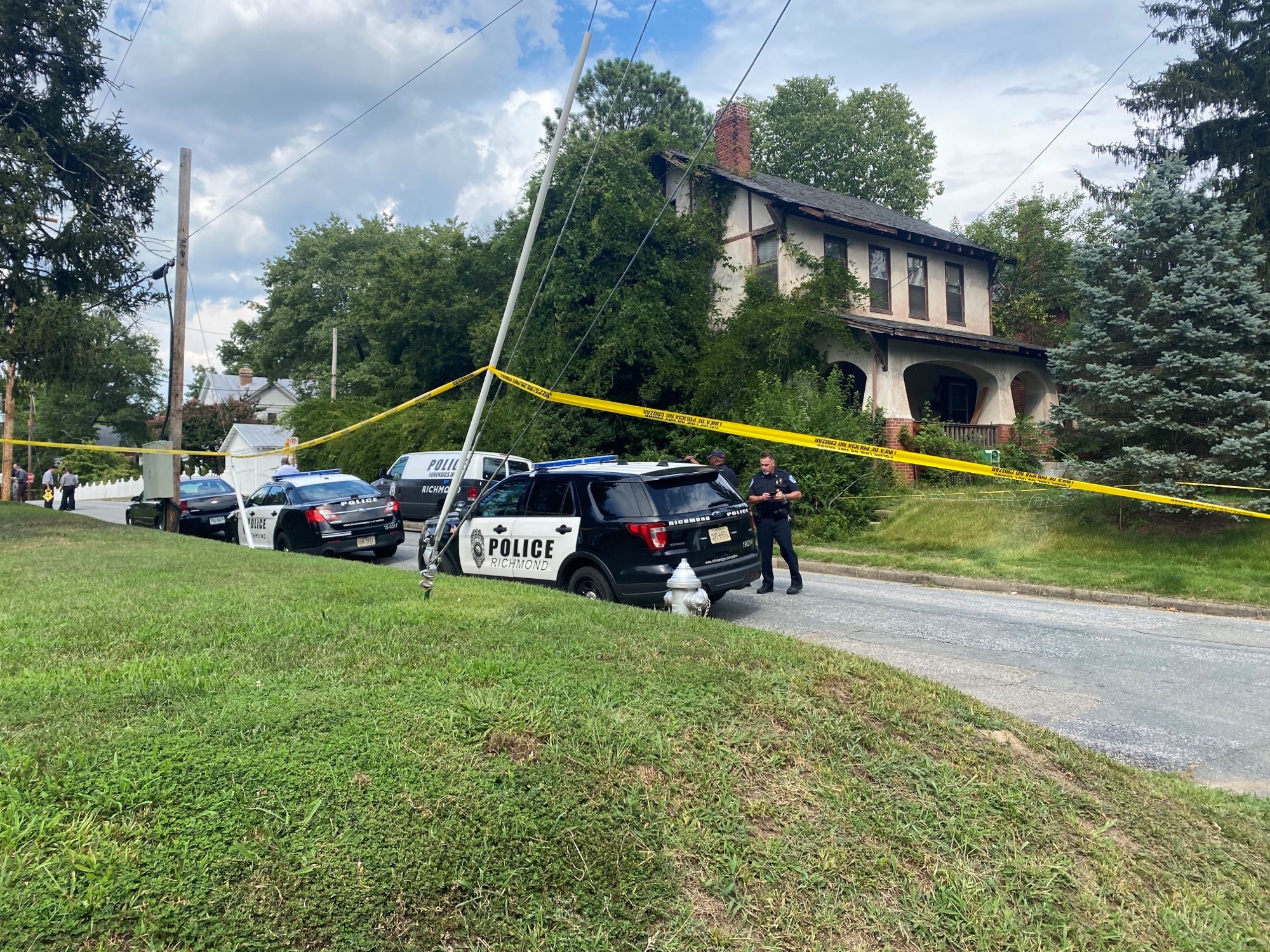 Man, woman injured in shooting on Forest Hill Avenue