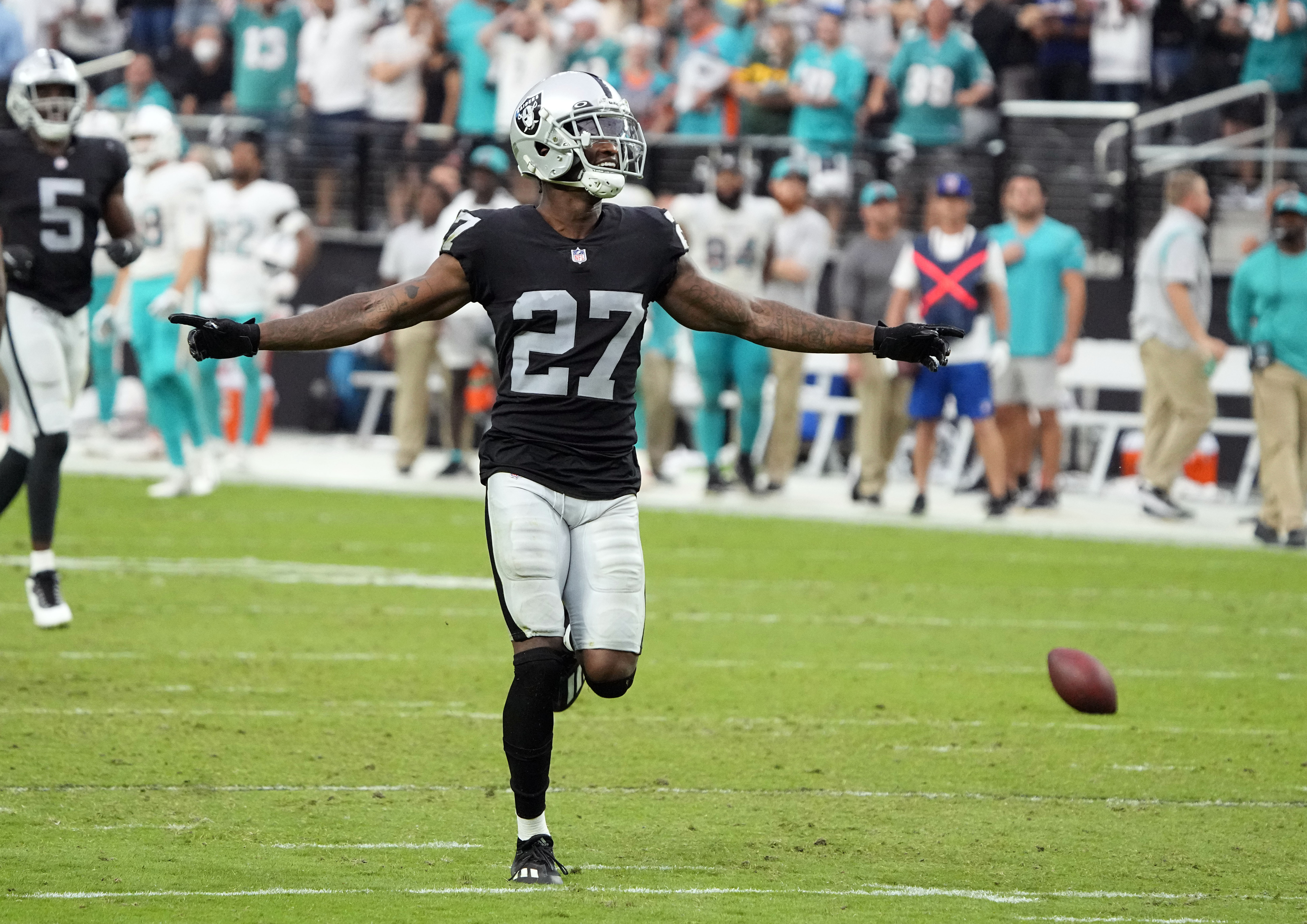 Cardinals-Raiders Trade Football
