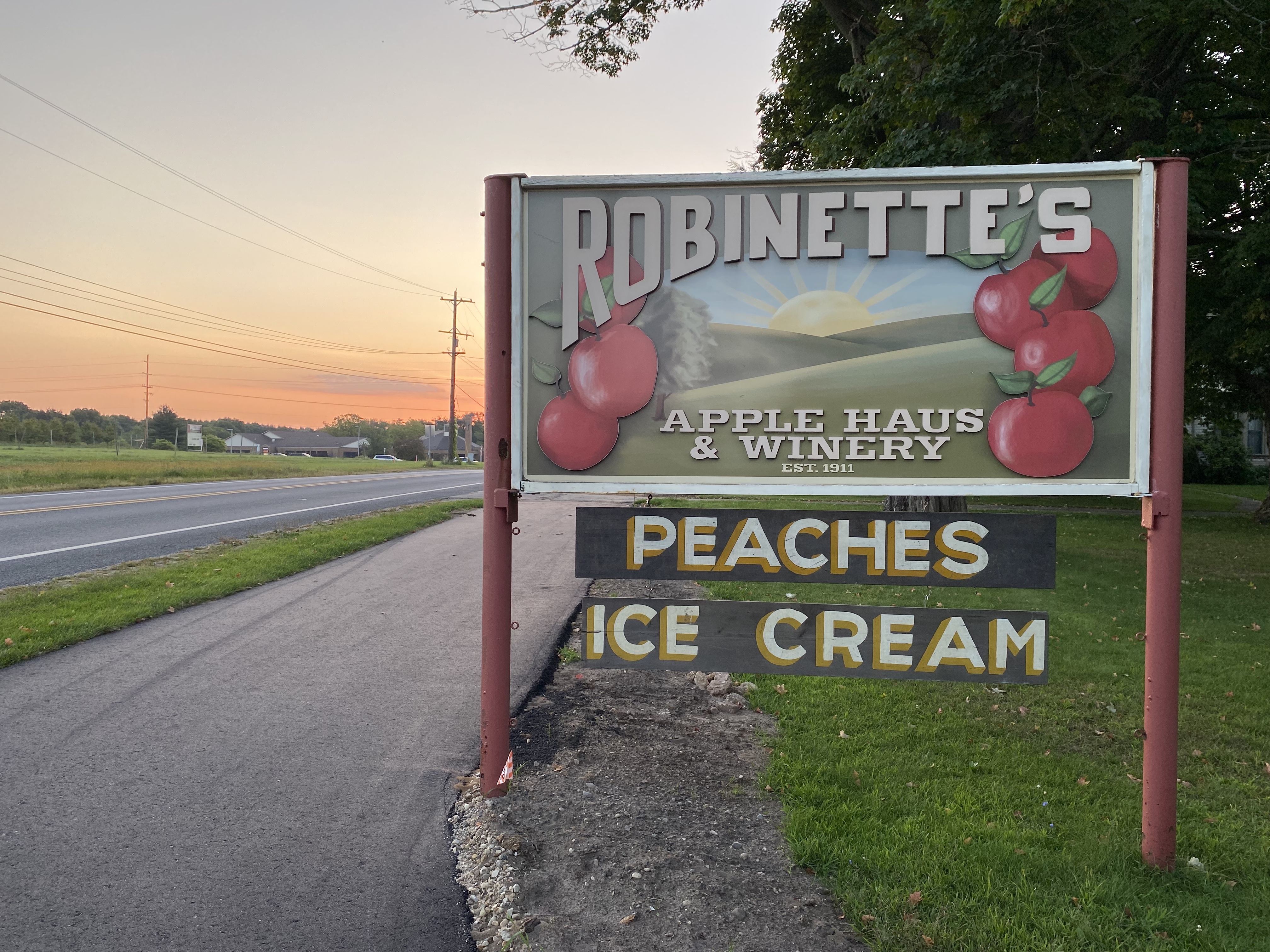 Robinette's pic 3.jpg