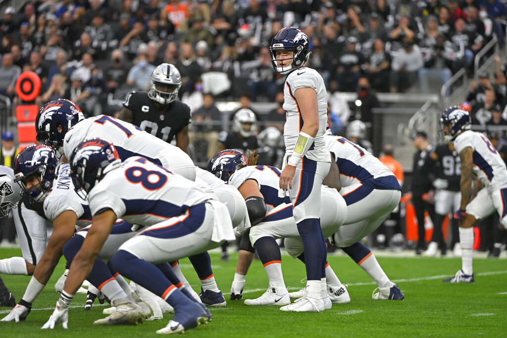 Broncos Raiders Football
