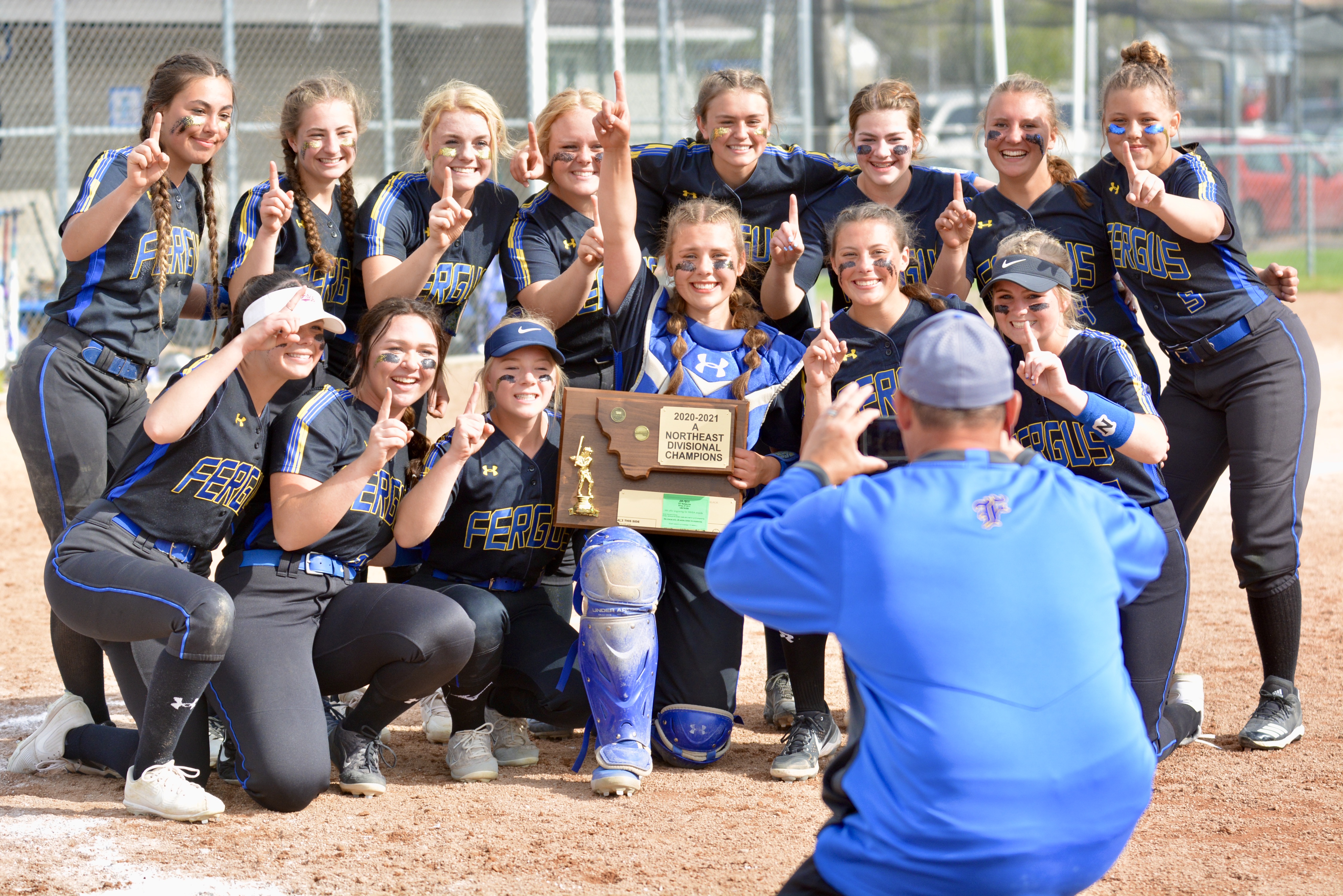 Lewistown softball