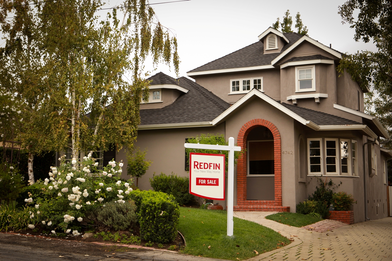 redfinsign.jpg