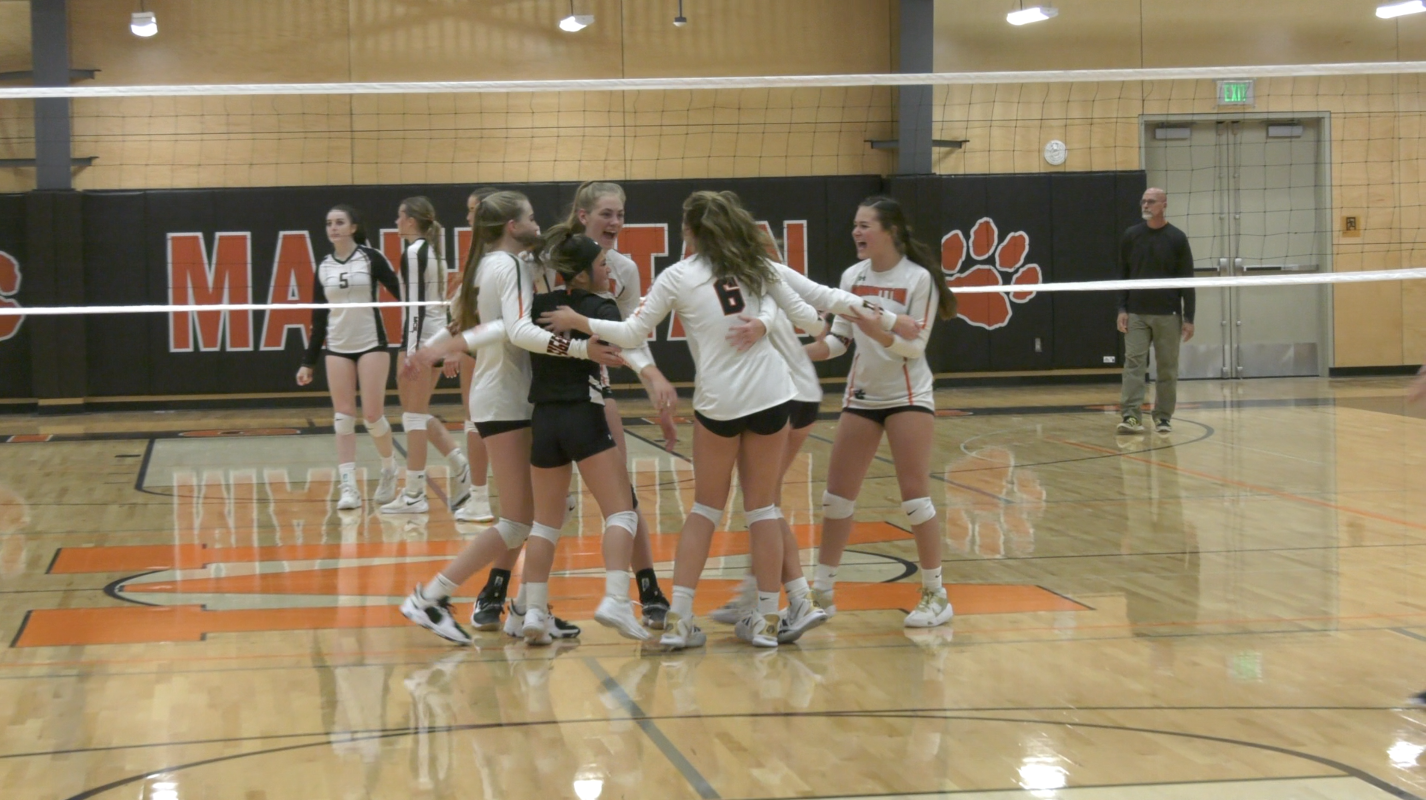 Manhattan Tigers volleyball holds off Manhattan Christian