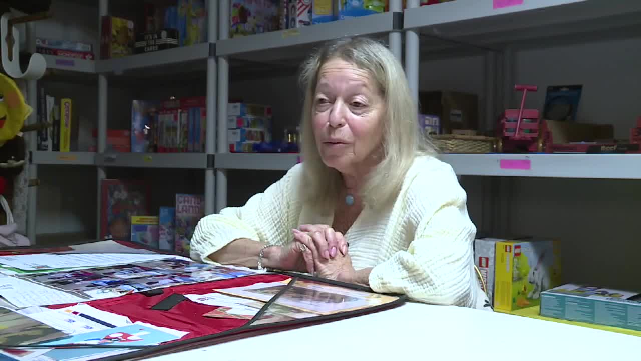 Debbee Katz donates gifts to woman who had package stolen