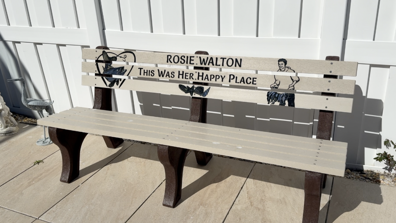memorial bench.png