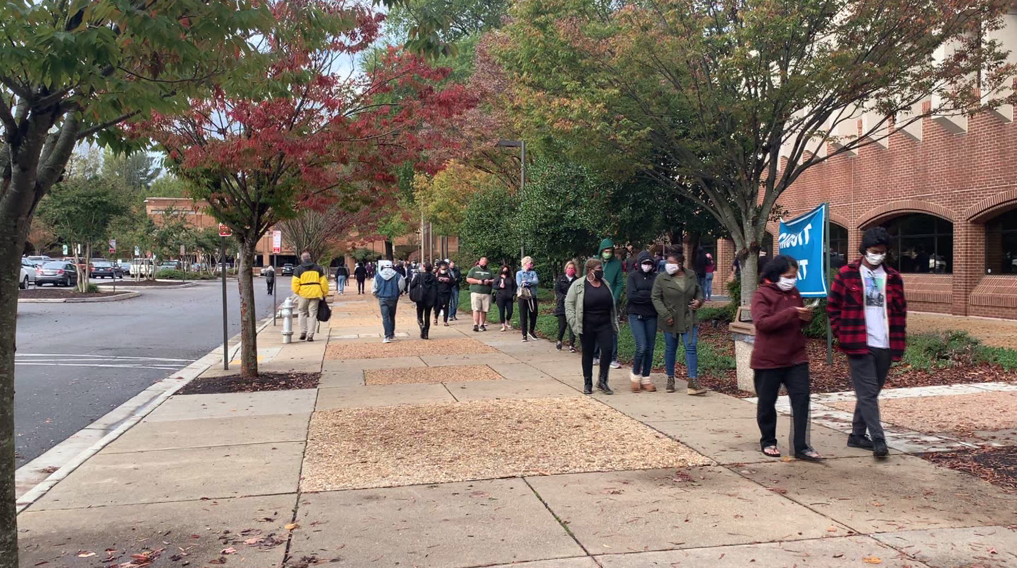 Henrico voting line Oct 30.png