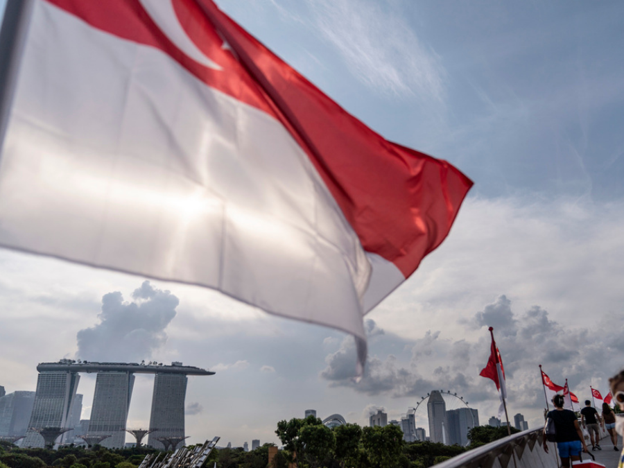 singapore_flag_skyline_apphoto.png