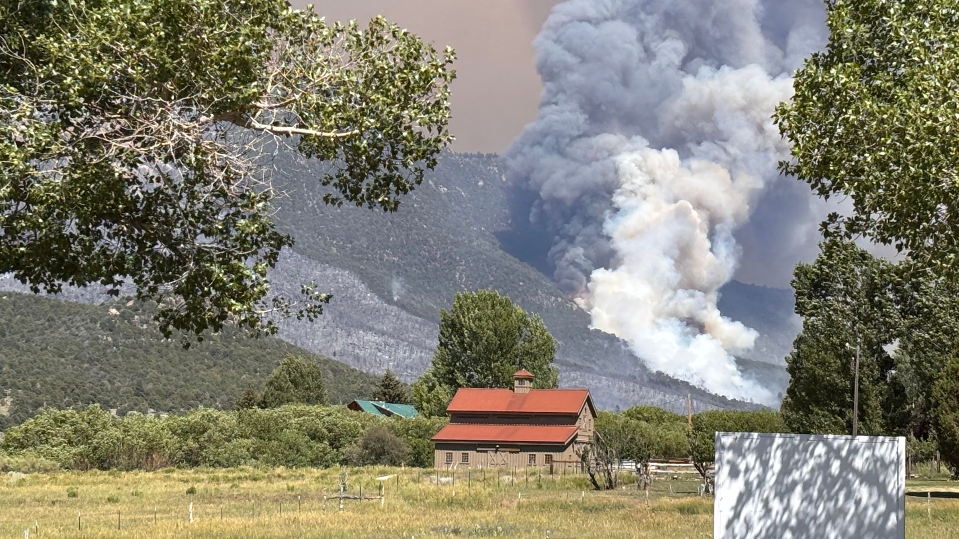 Forsyth fire photo by Chris Reed.jpg