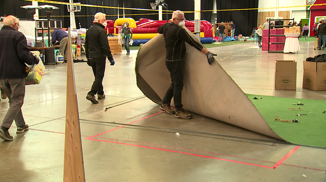 Hundreds come together to clean church following Marshall Fire