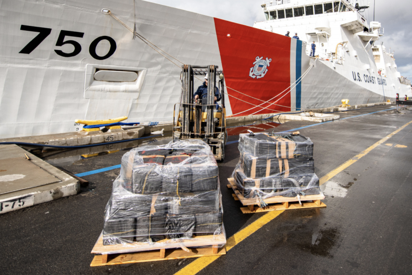 Coast Guard offloads drugs 3-10