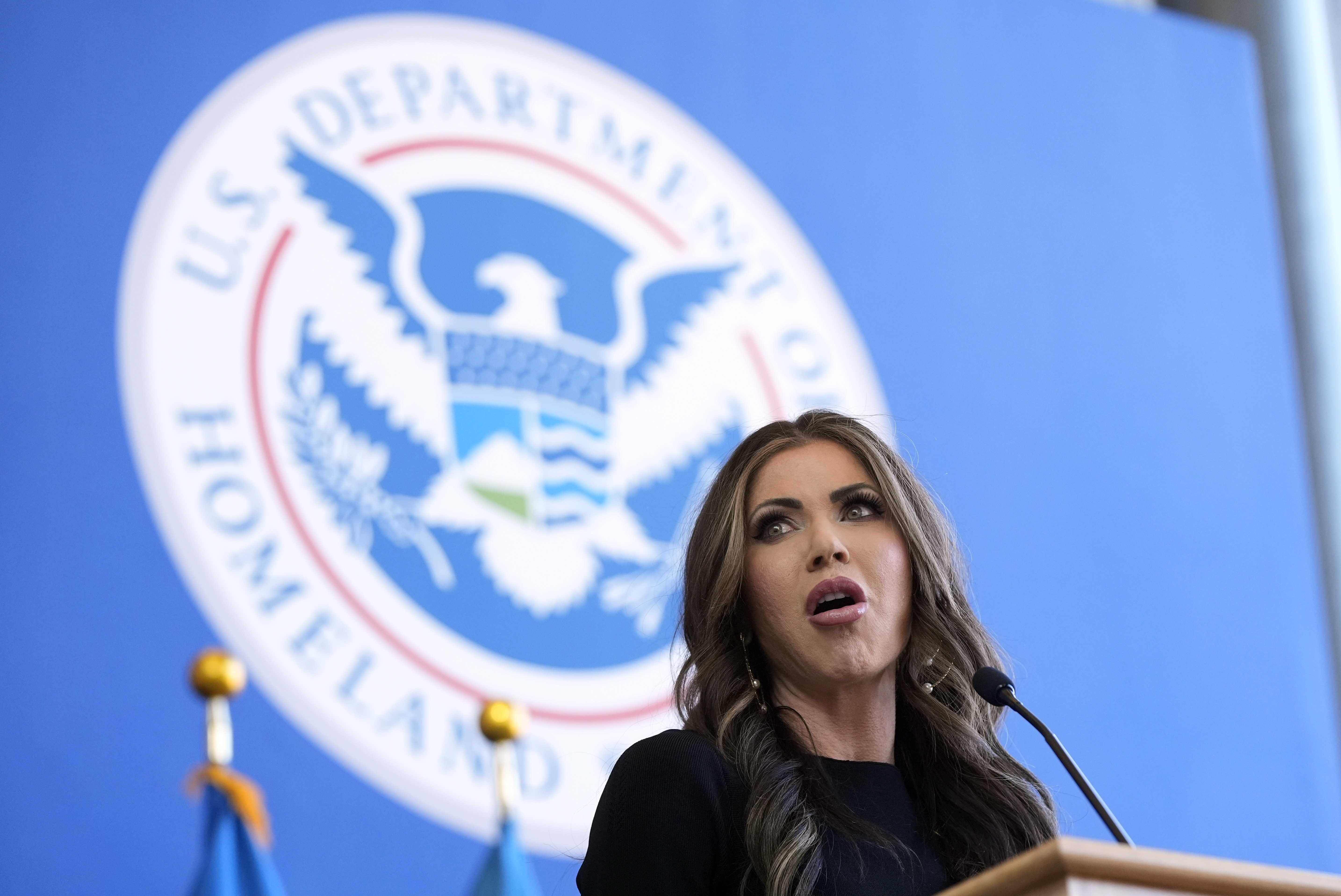  Kristi Noem_DHS head.jpg 