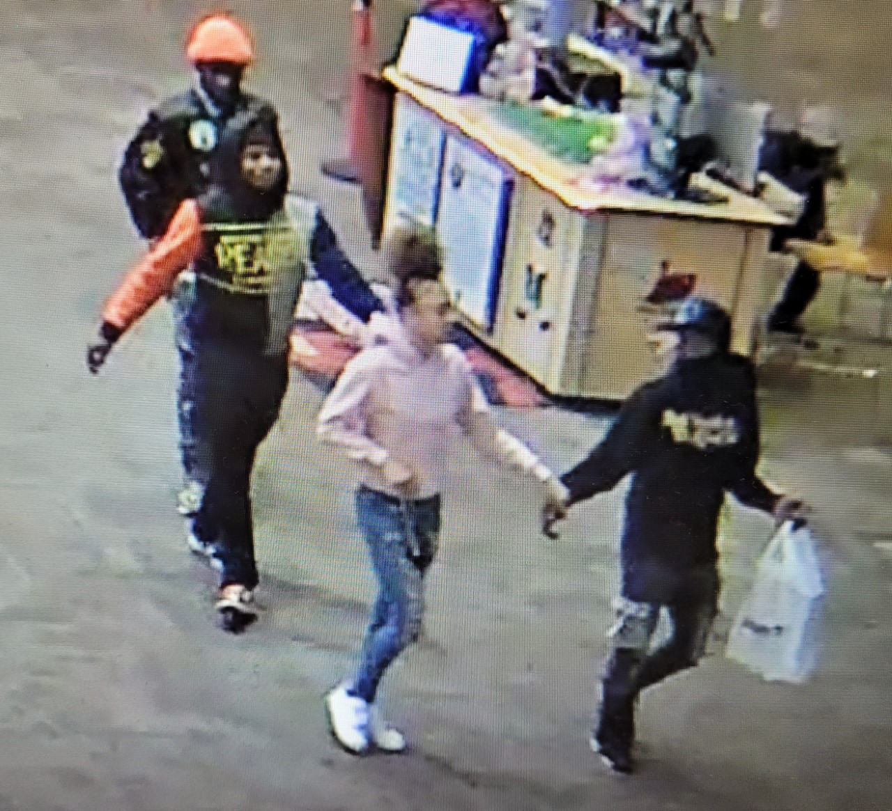 Governor's Square Mall Vehicle Burglar Surveillance Video - 033122.jpg