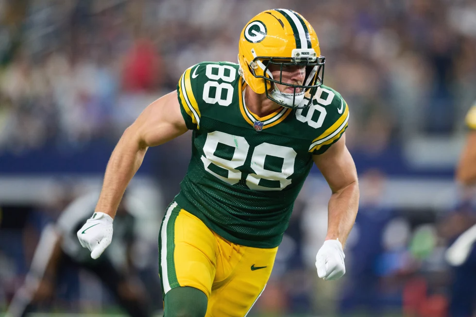 Green Bay Packers tight end Luke Musgrave (88) runs a route against the Dallas Cowboys during an NFL football game between the Dallas Cowboys and the Green Bay Packers Sunday, Sept. 28, 2025, in Arlington, Texas.