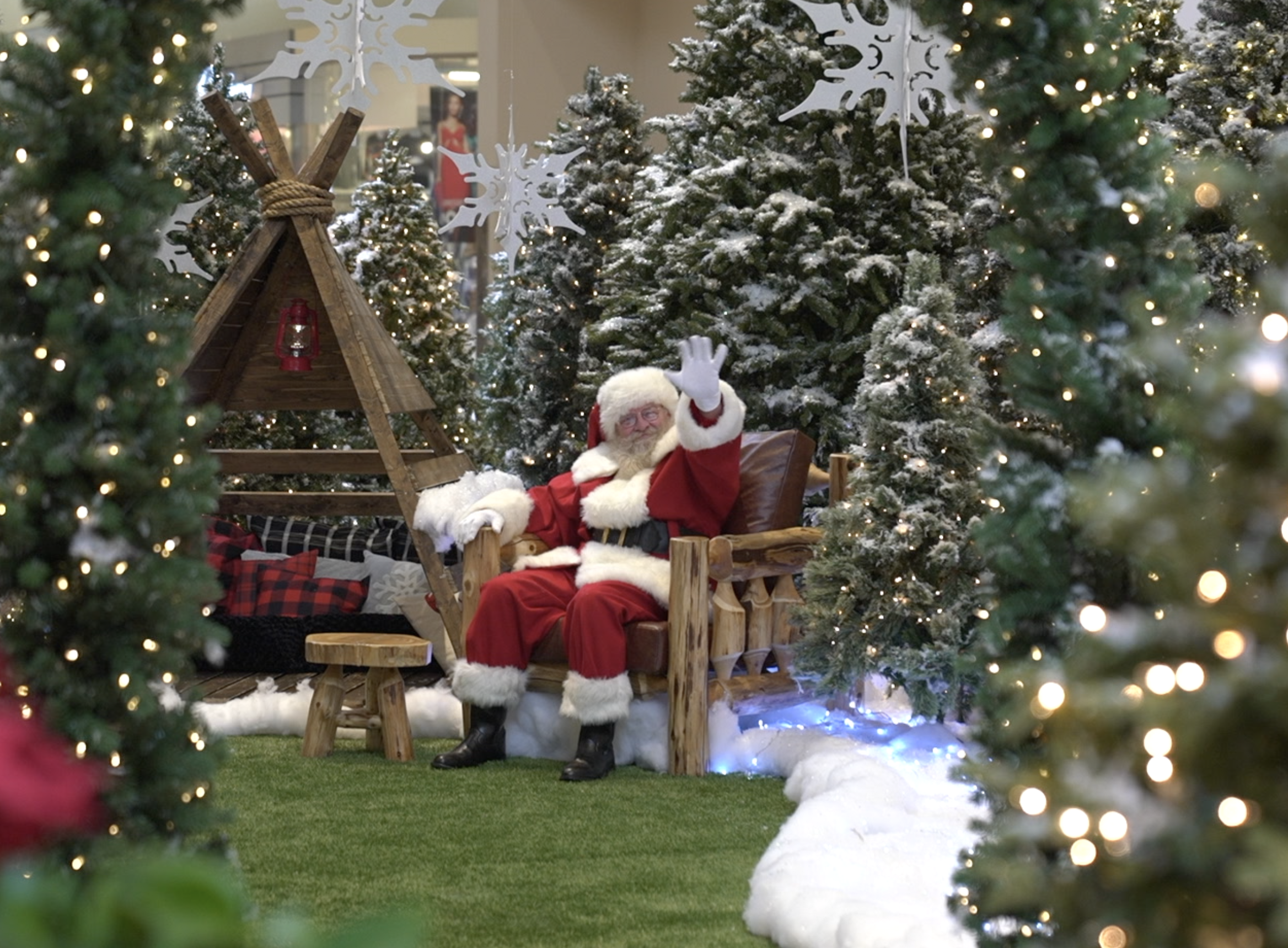 Santa Claus at the Lansing Mall 