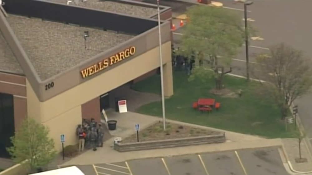 Minnesota bank hostage