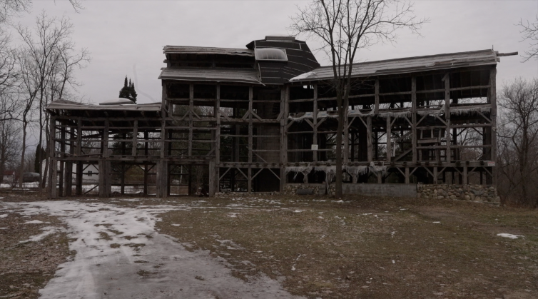 Dilapidated house in Kentwood