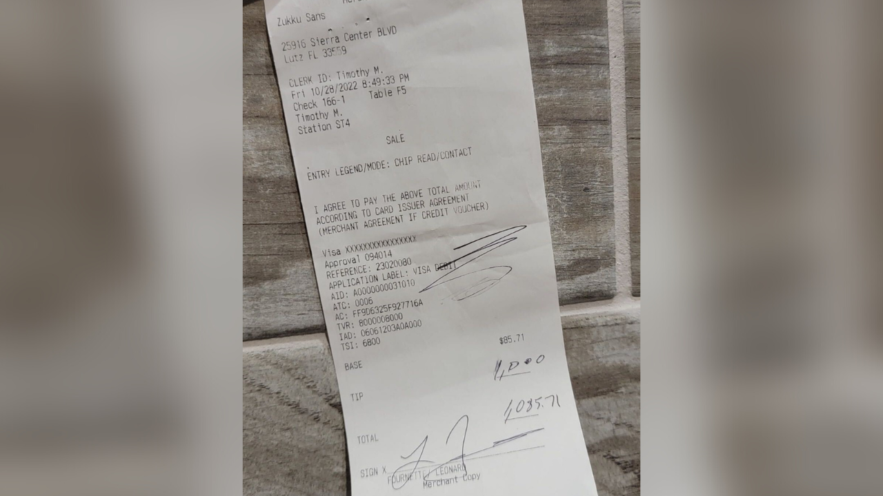 Buccaneers' Leonard Fournette gives Tampa waiter a $1,000 tip