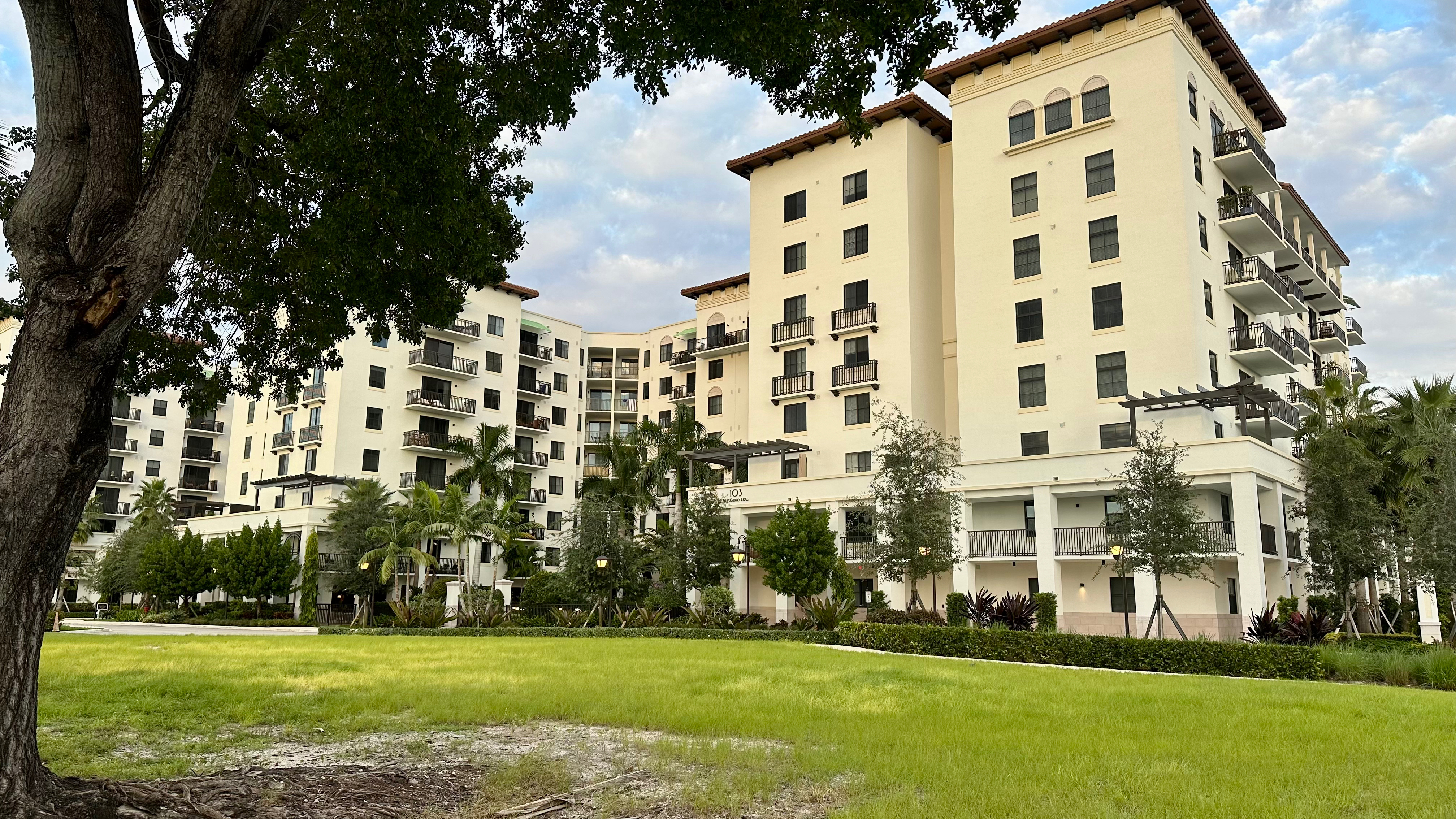 Boca Camino Square