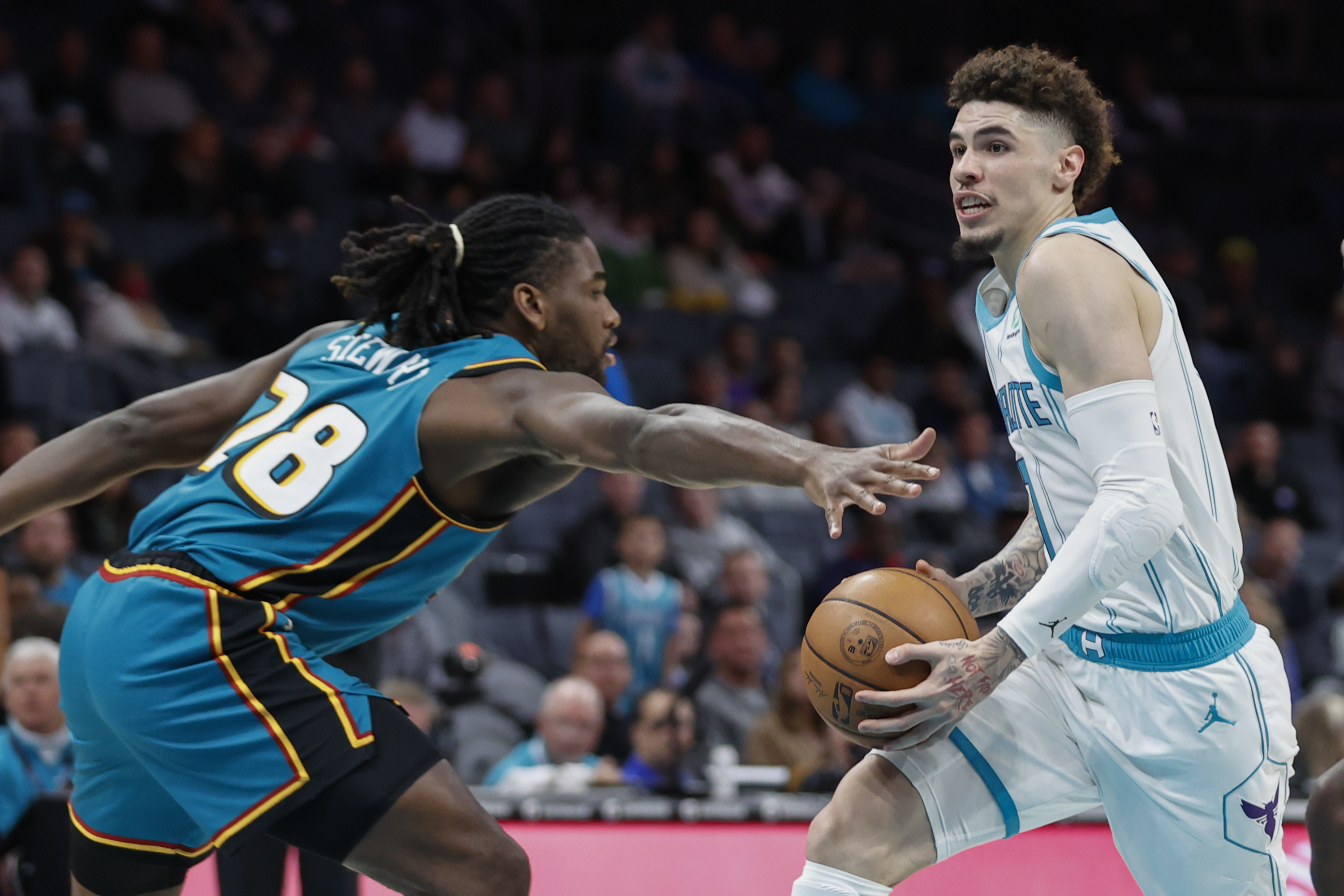 LaMelo Ball, Isaiah Stewart