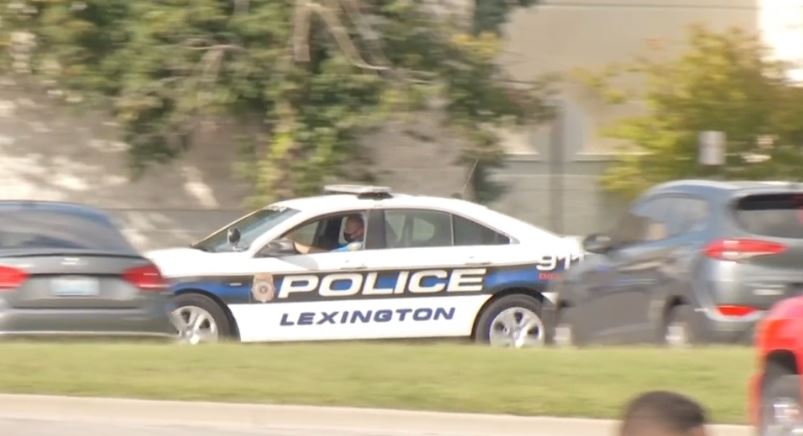 Lexington police at mall.JPG