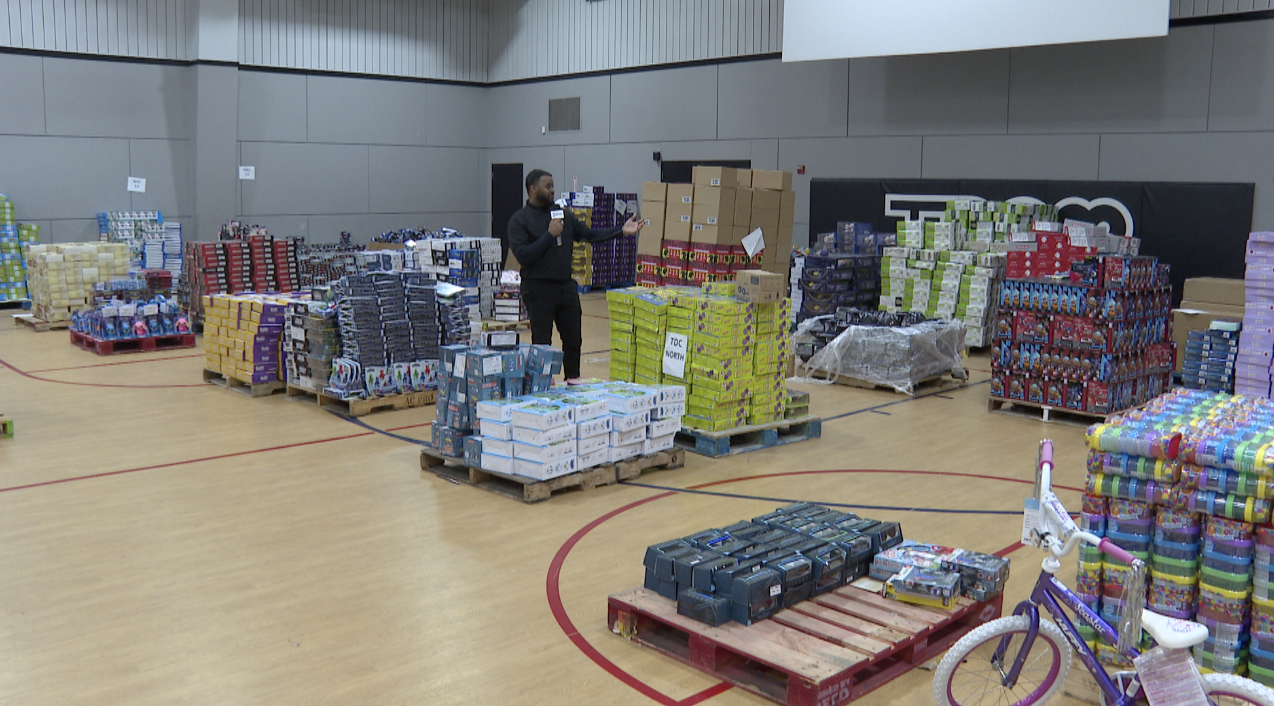 Tulsa Dream Center Christmas Mall