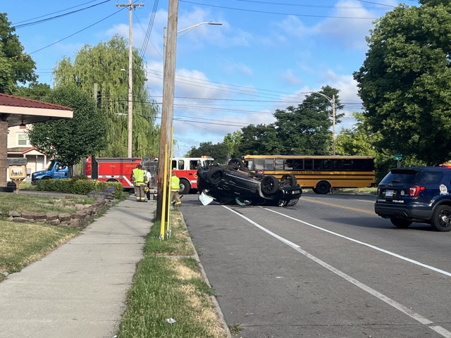 Cesar Chavez and Washington avenues crash 7.12.22
