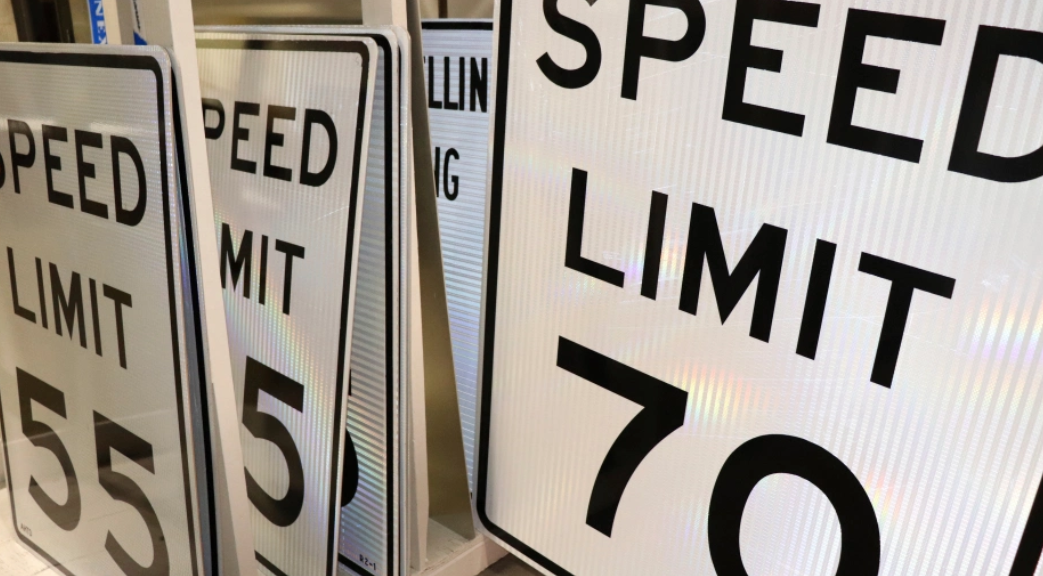 speed limit signs.PNG