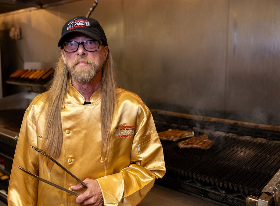 'Grill Master Legend' cooks up 1 million steaks, surprised with $5,000 check - Vimarsana News