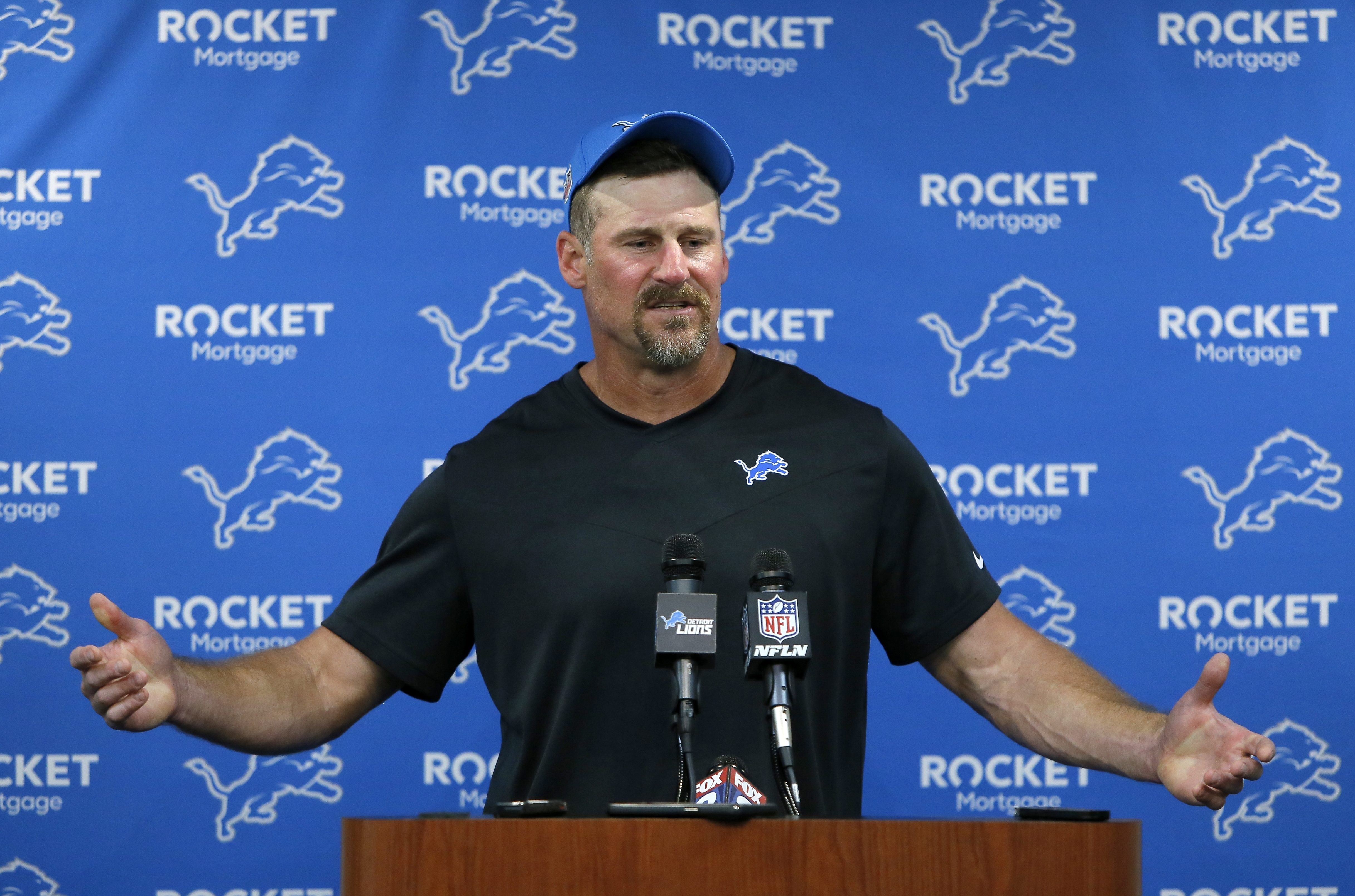 Dan Campbell Eagles Lions Football