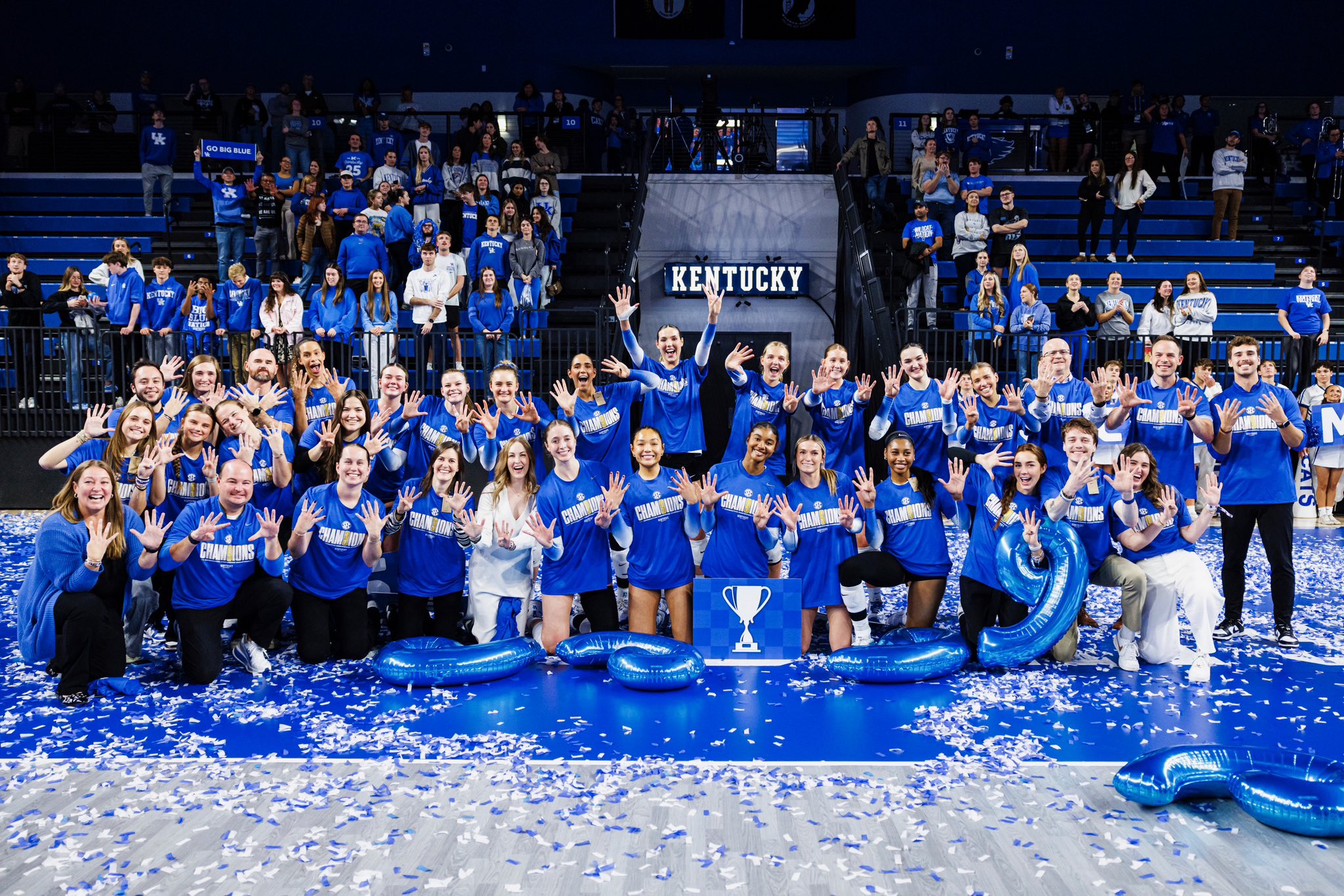 Kentucky sweeps Arkansas 3-0 to win the SEC Regular Season Championship.