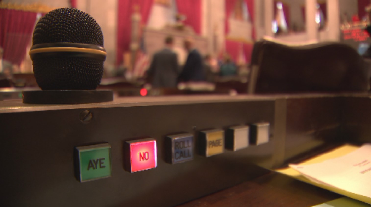 Tennessee legislature voting machine.jpg