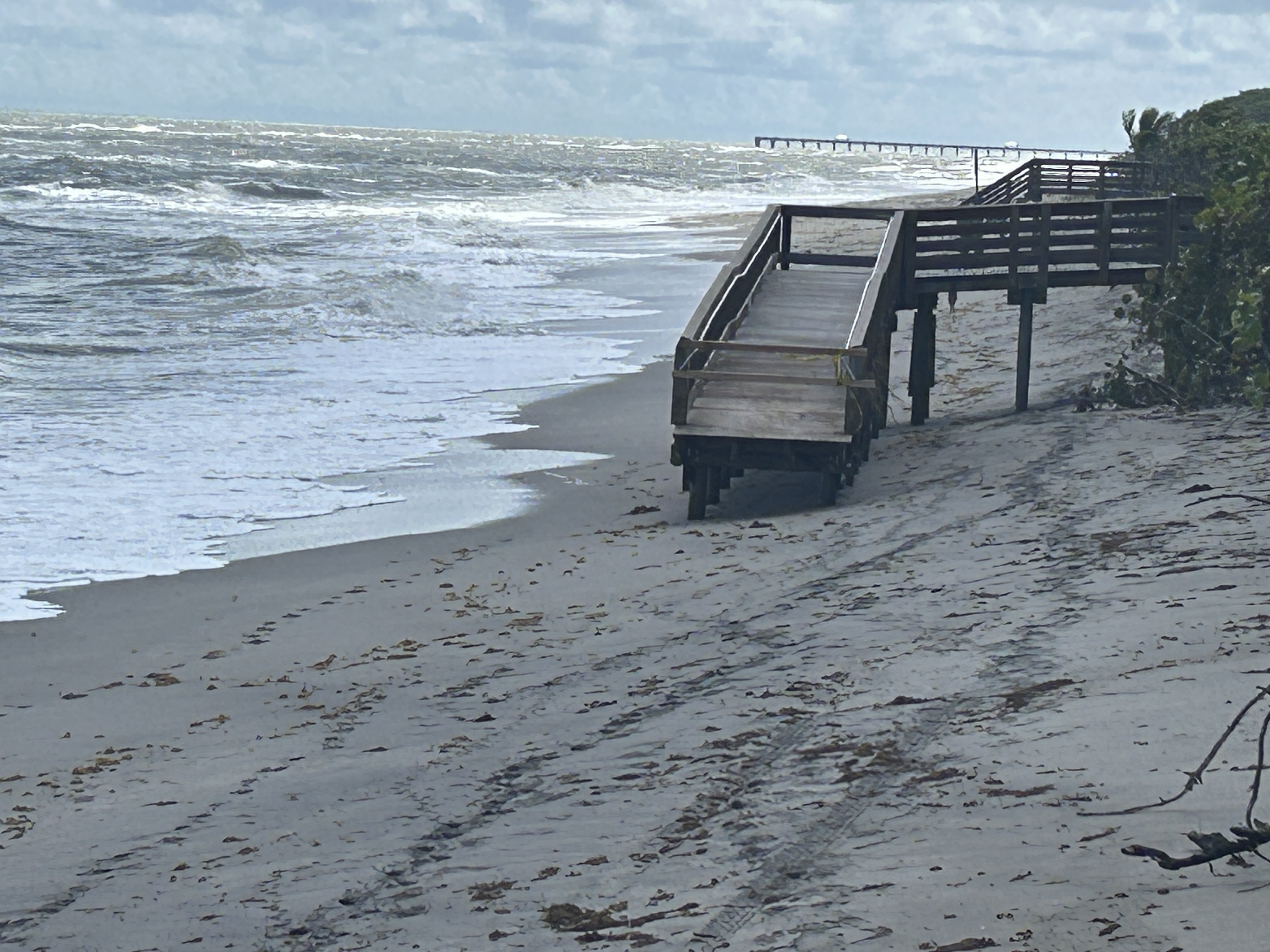 beach erosion Jupiter thumbnail 10082025.JPG