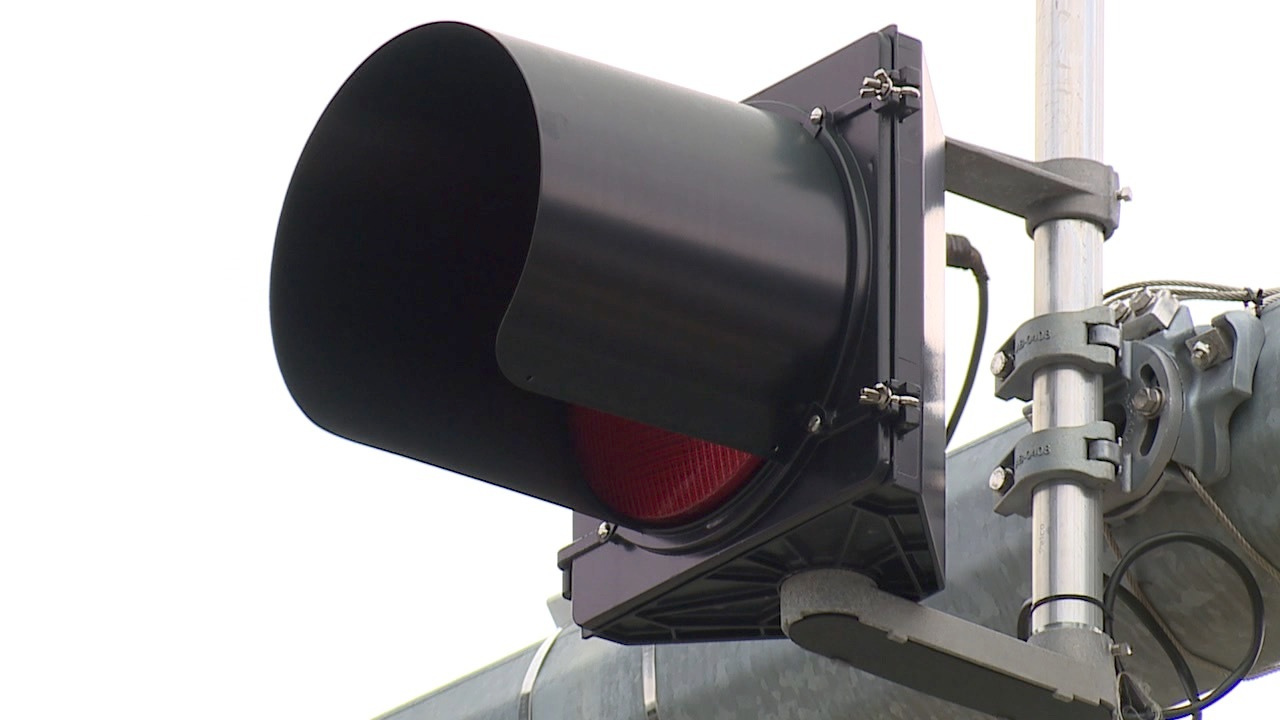 When a storm knocks out power, traffic can turn chaotic; solar-powered beacons can be the solution.