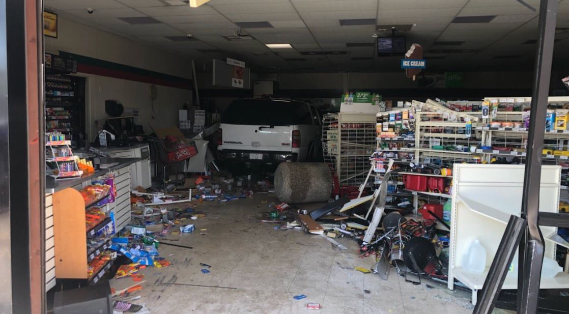 SUV in 7-Eleven in Fort Myers 3-12-19.JPG
