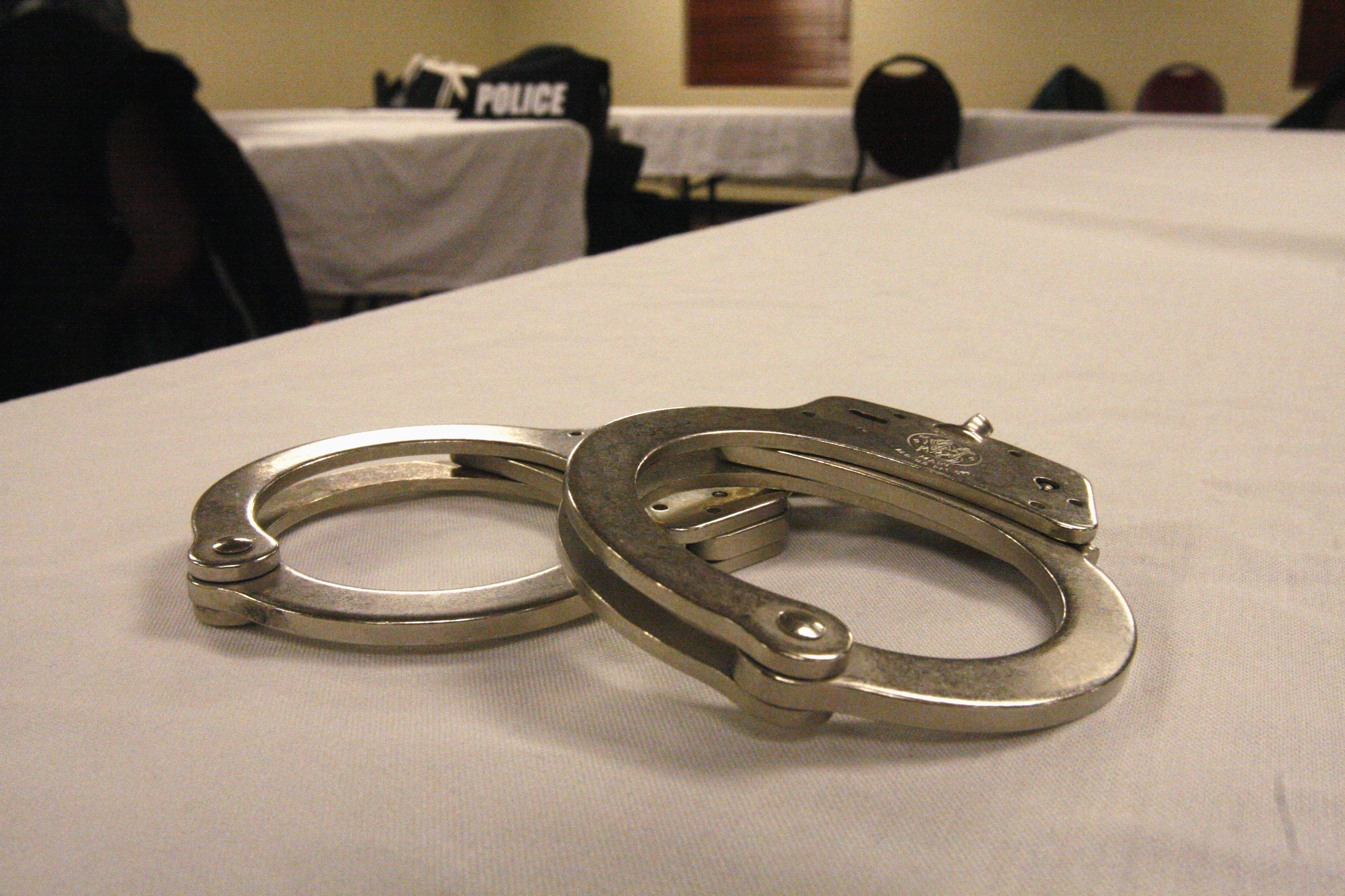Handcuffs AP