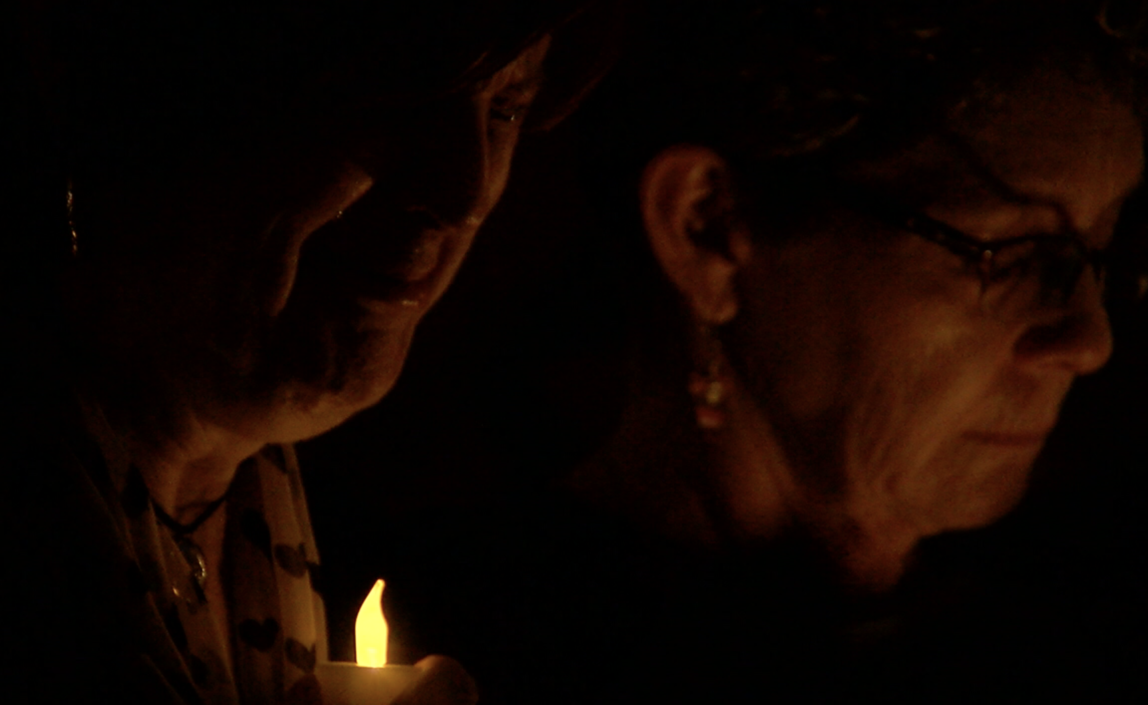 Candlelight vigil for mass shooting victims in Phoenix