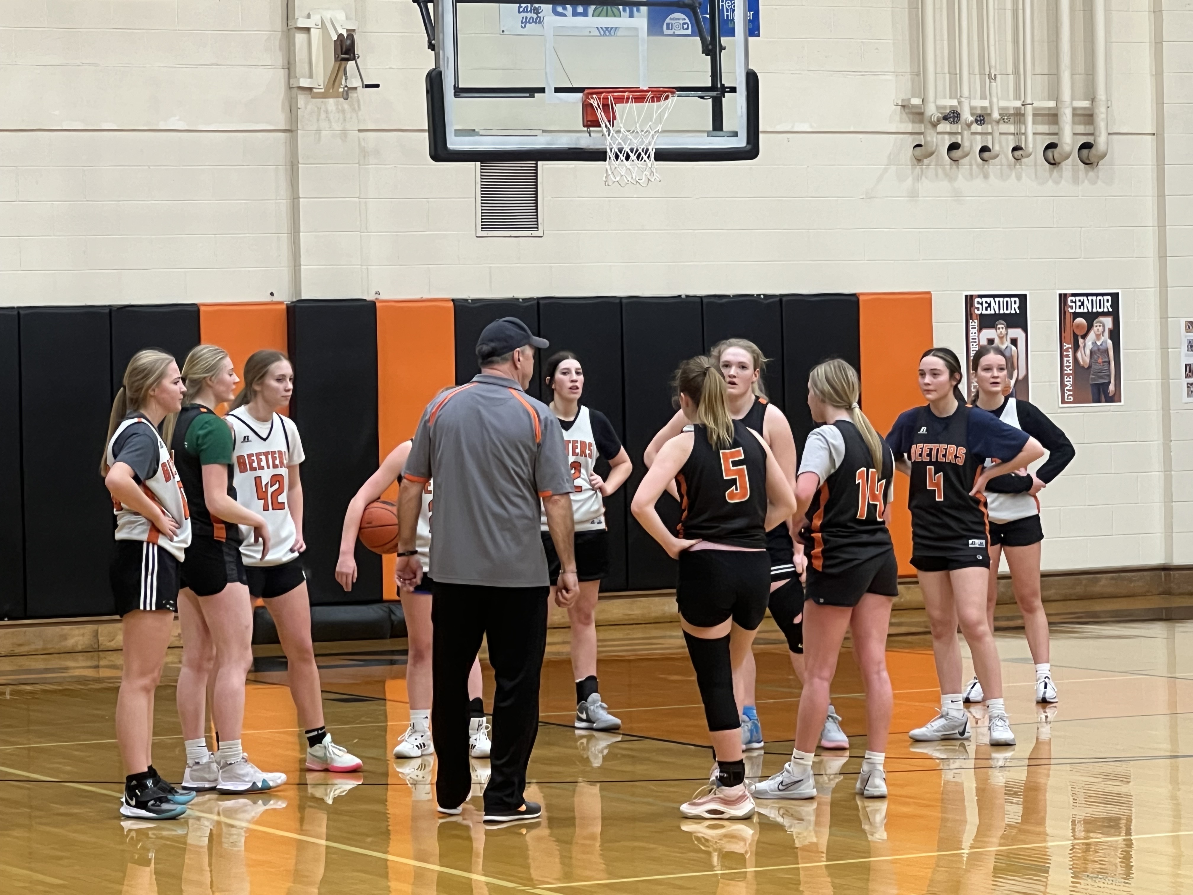 Chinook Girls Basketball 