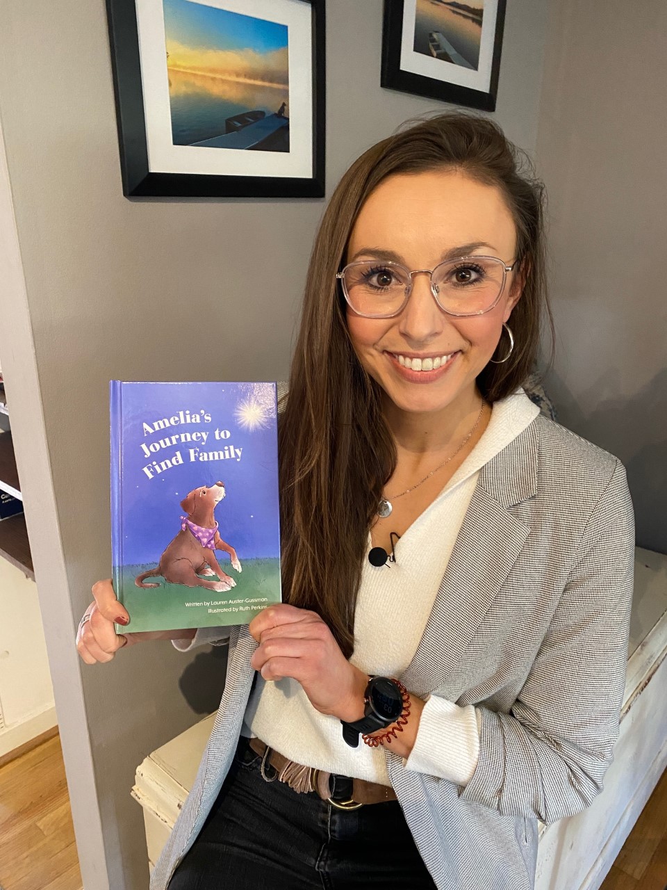 Amelia the Lovable Lab 03.jpg