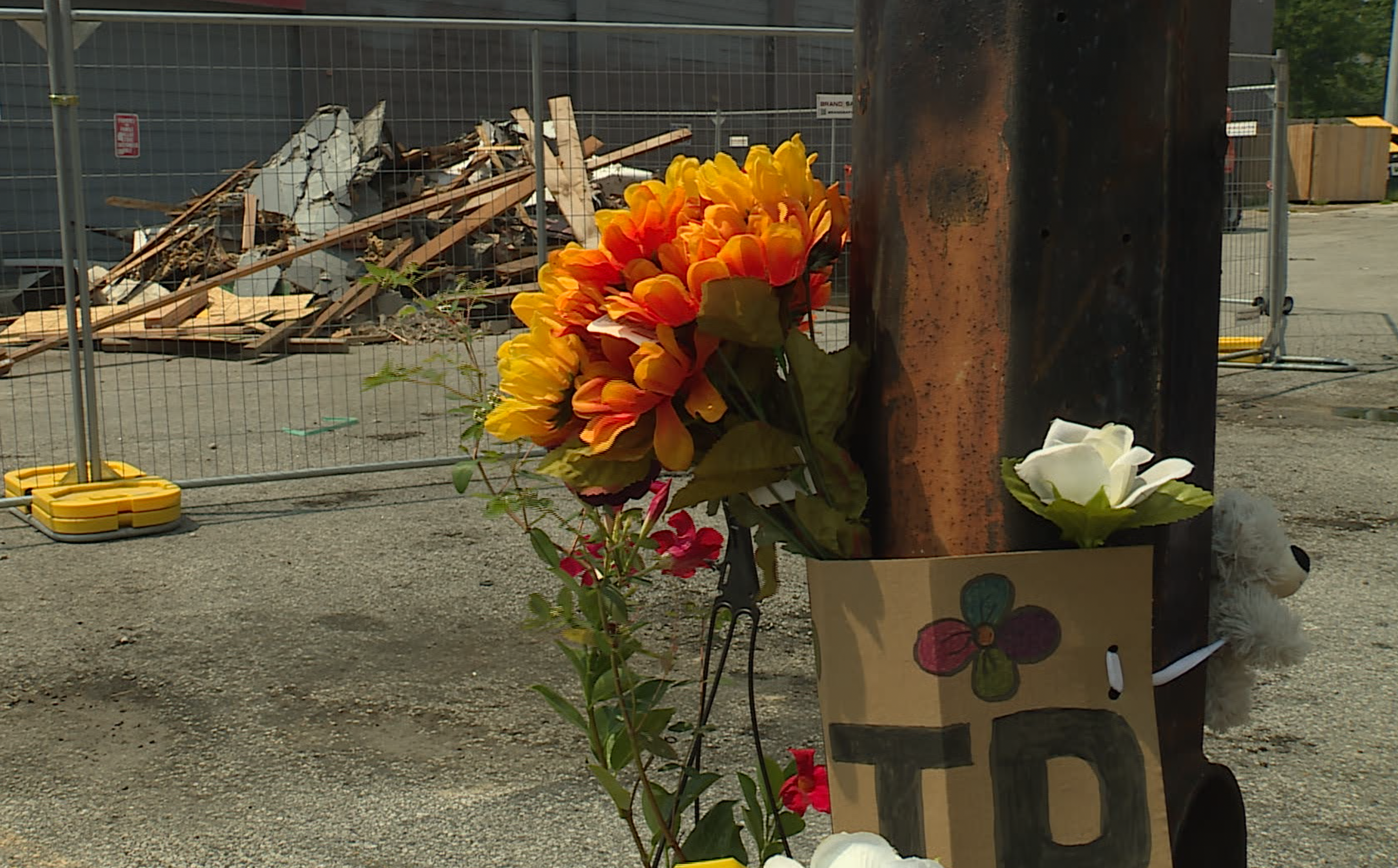 Family Dollar store memorial.png