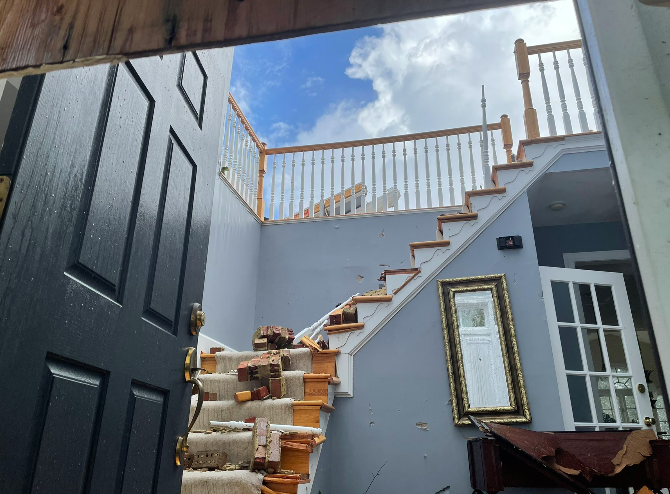 Multiple homes damaged after tornado touches down in Edgewater