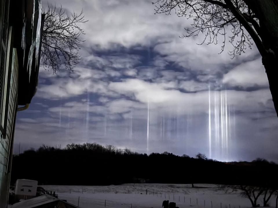 Light Pillars - February 18, 2025