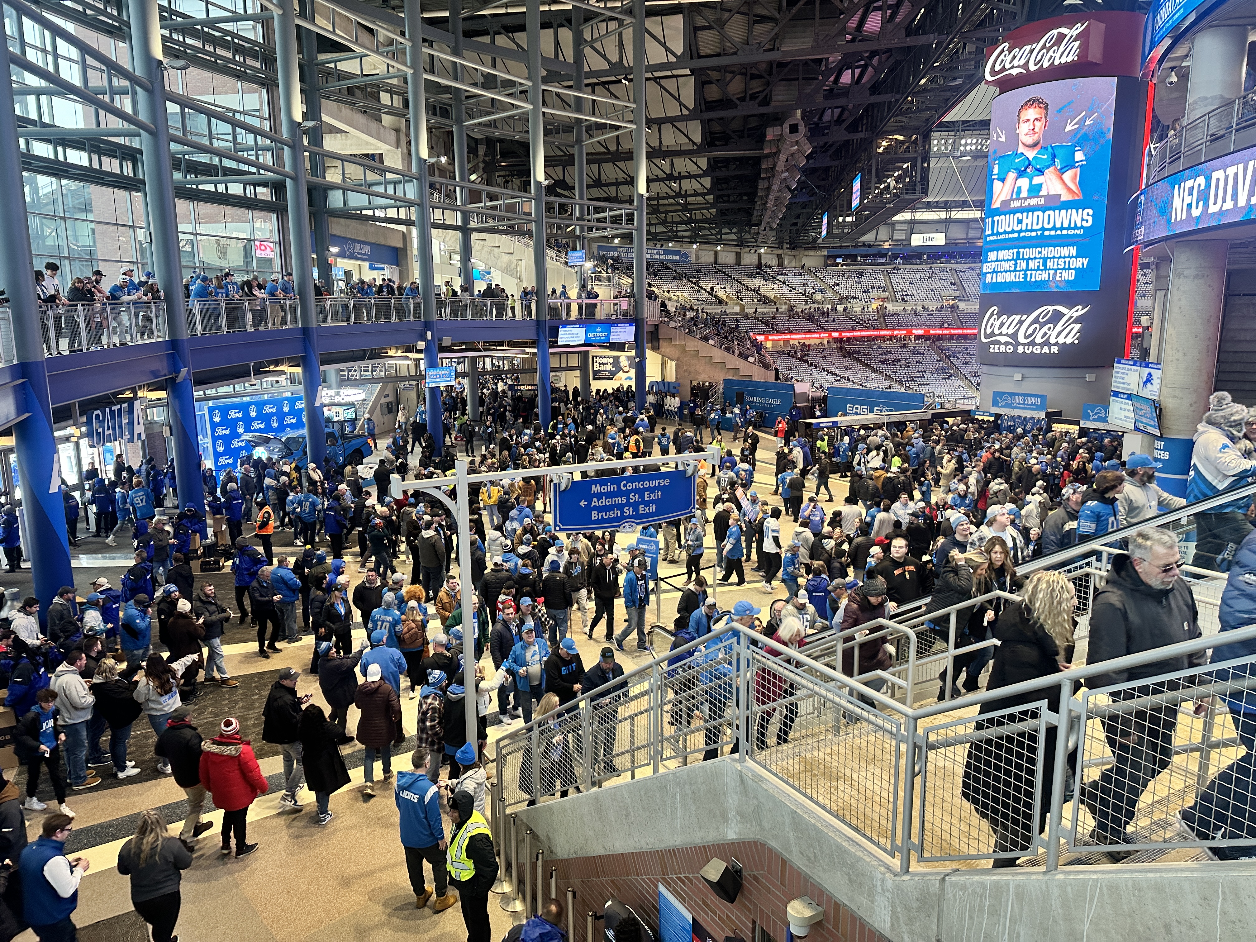 Fans pile into Ford Field for Lions playoff game