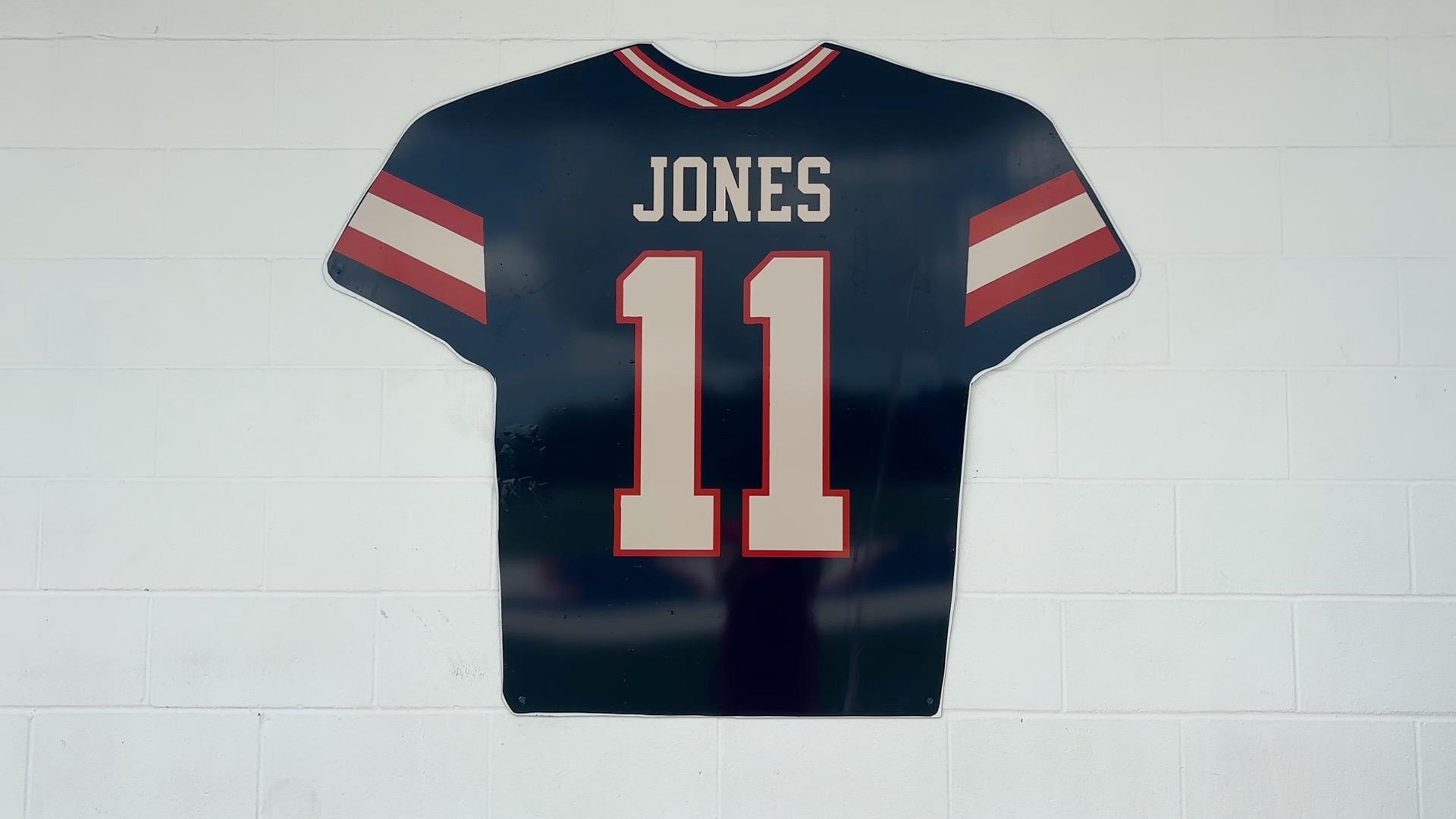 Kyler Jones Jersey sign