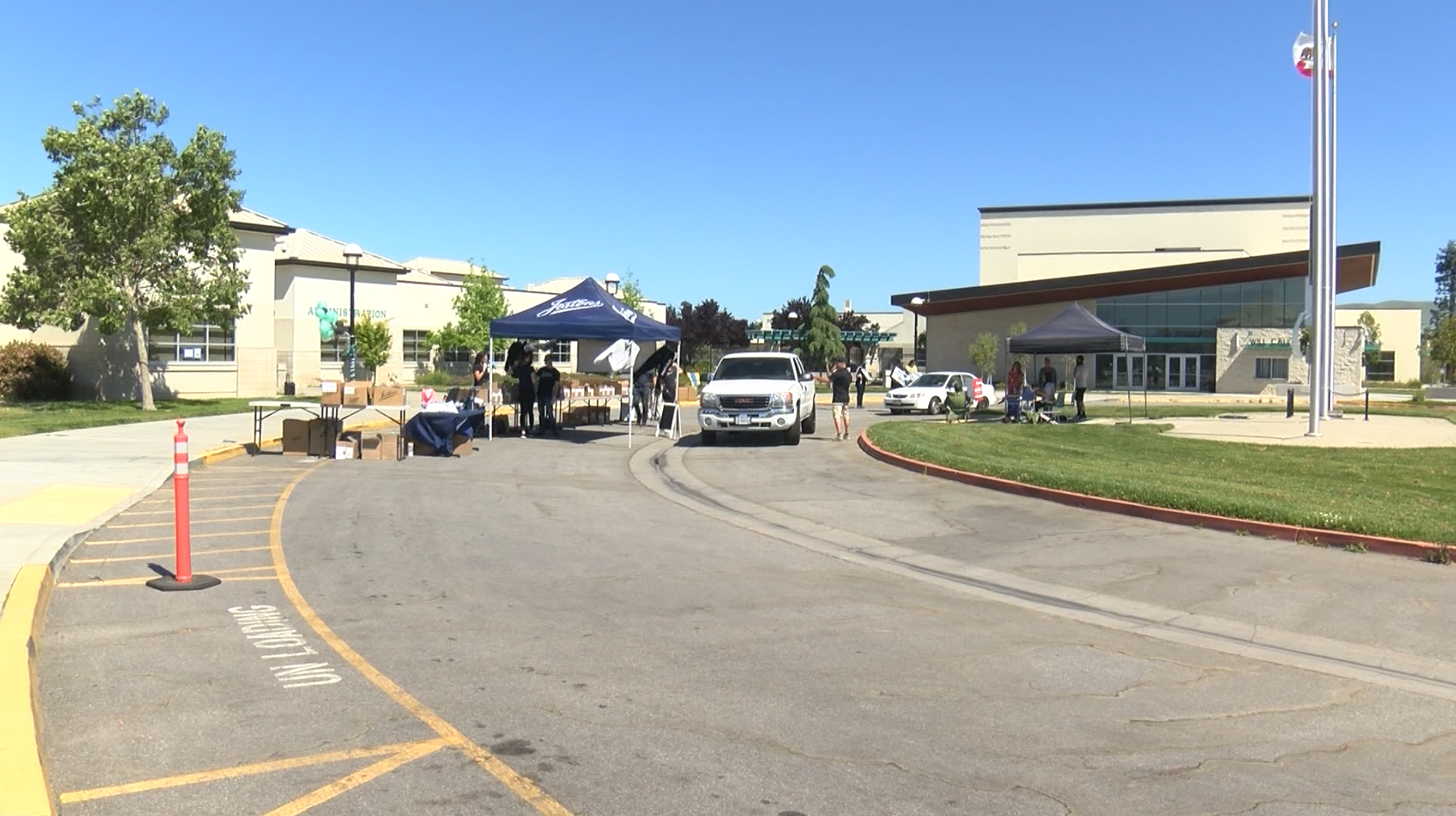 cap and gown drive thru.PNG