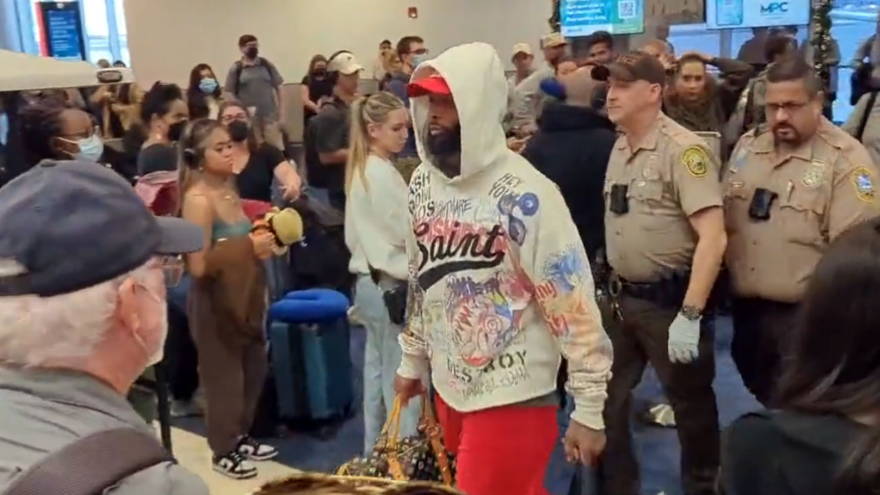 Odell Beckham, Jr. removed from flight